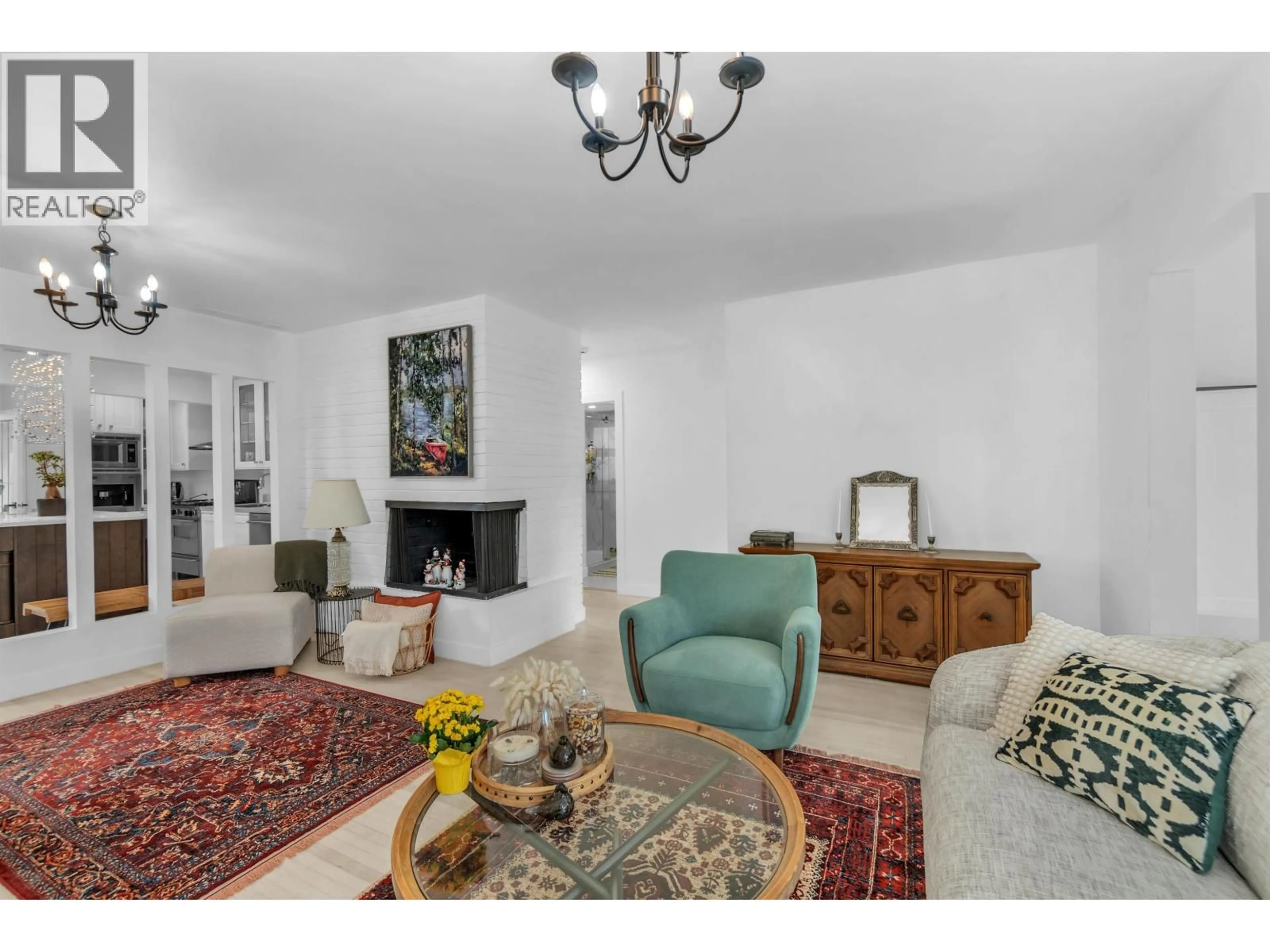 Living room with furniture, unknown for 1698 GARDEN AVENUE, North Vancouver British Columbia V7P3A7