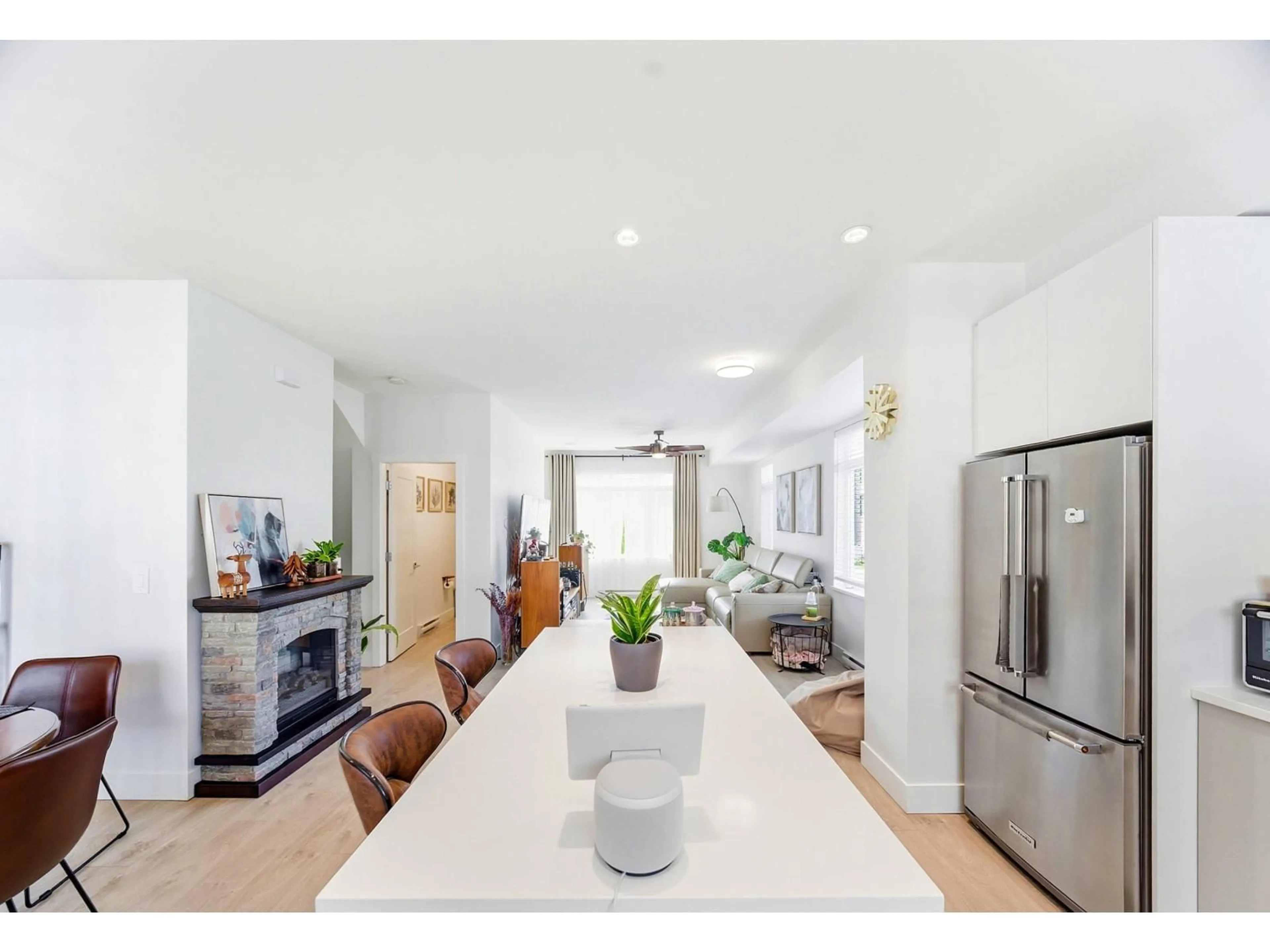 Open concept kitchen, unknown for 8 - 2070 OAK MEADOWS DRIVE, Surrey British Columbia V3Z1J1