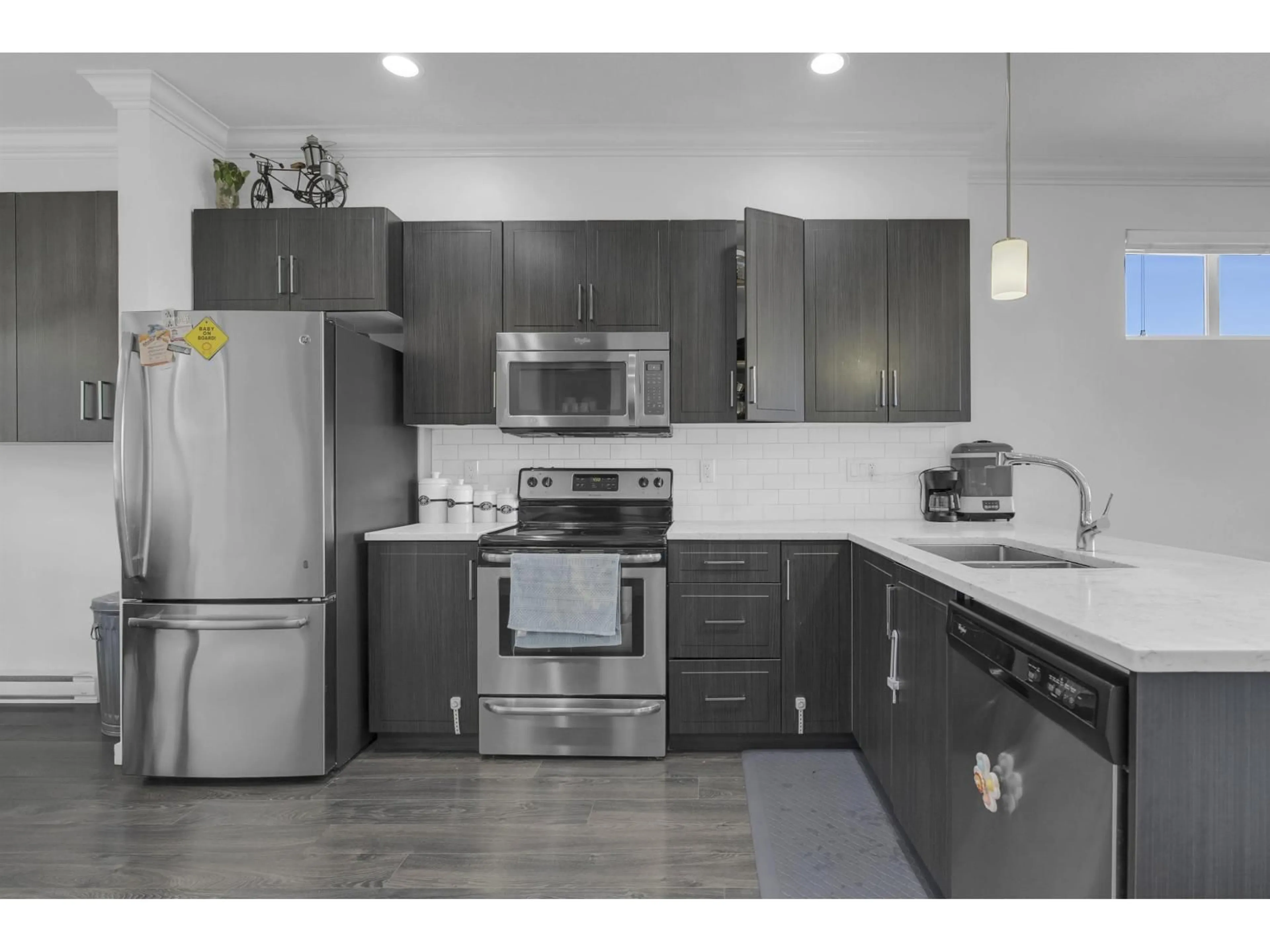 Standard kitchen, unknown for 96 - 14555 68 AVENUE, Surrey British Columbia V3S2A8