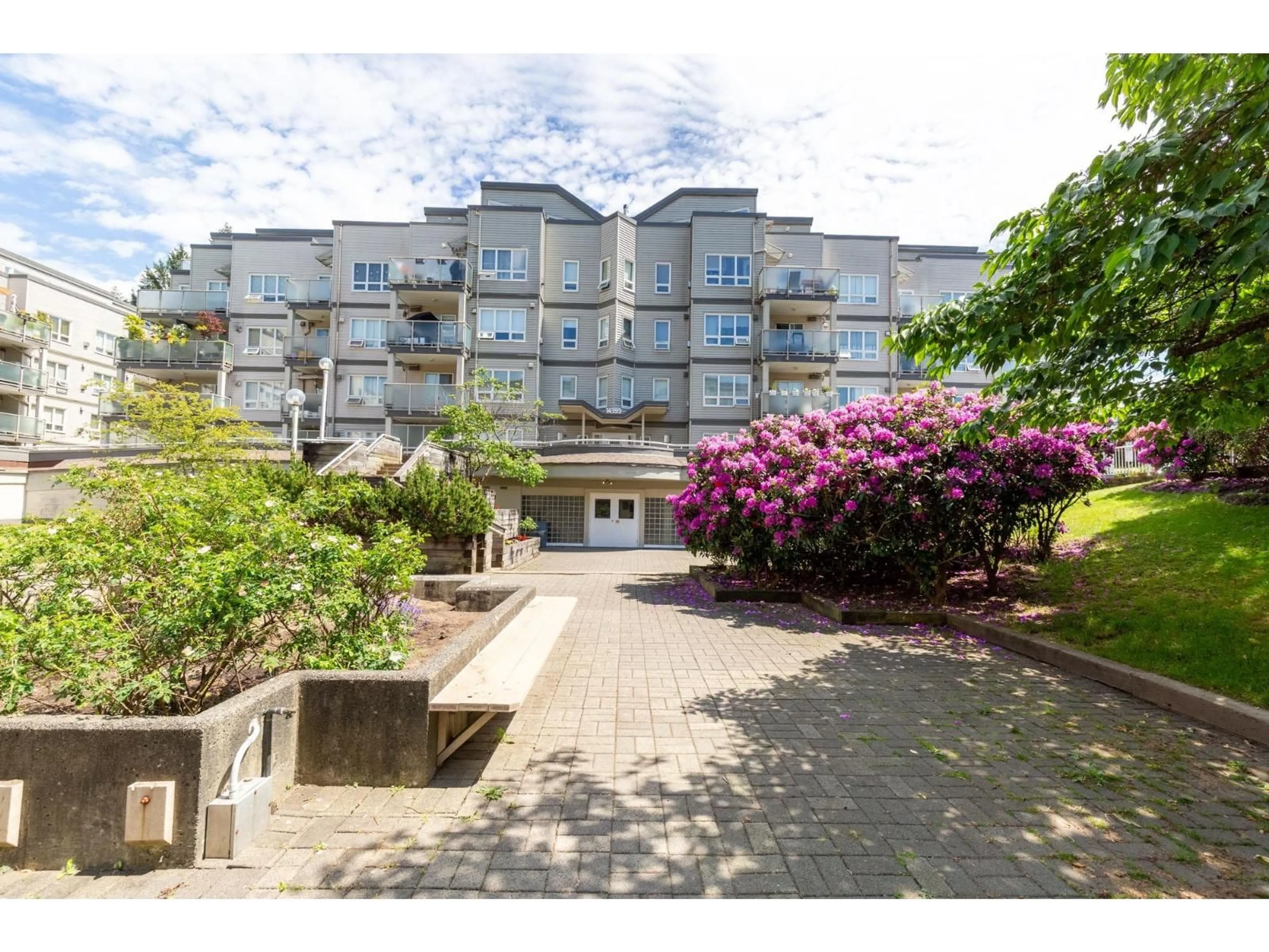 Patio, street for 412 - 14399 103 AVENUE, Surrey British Columbia V3T5V5