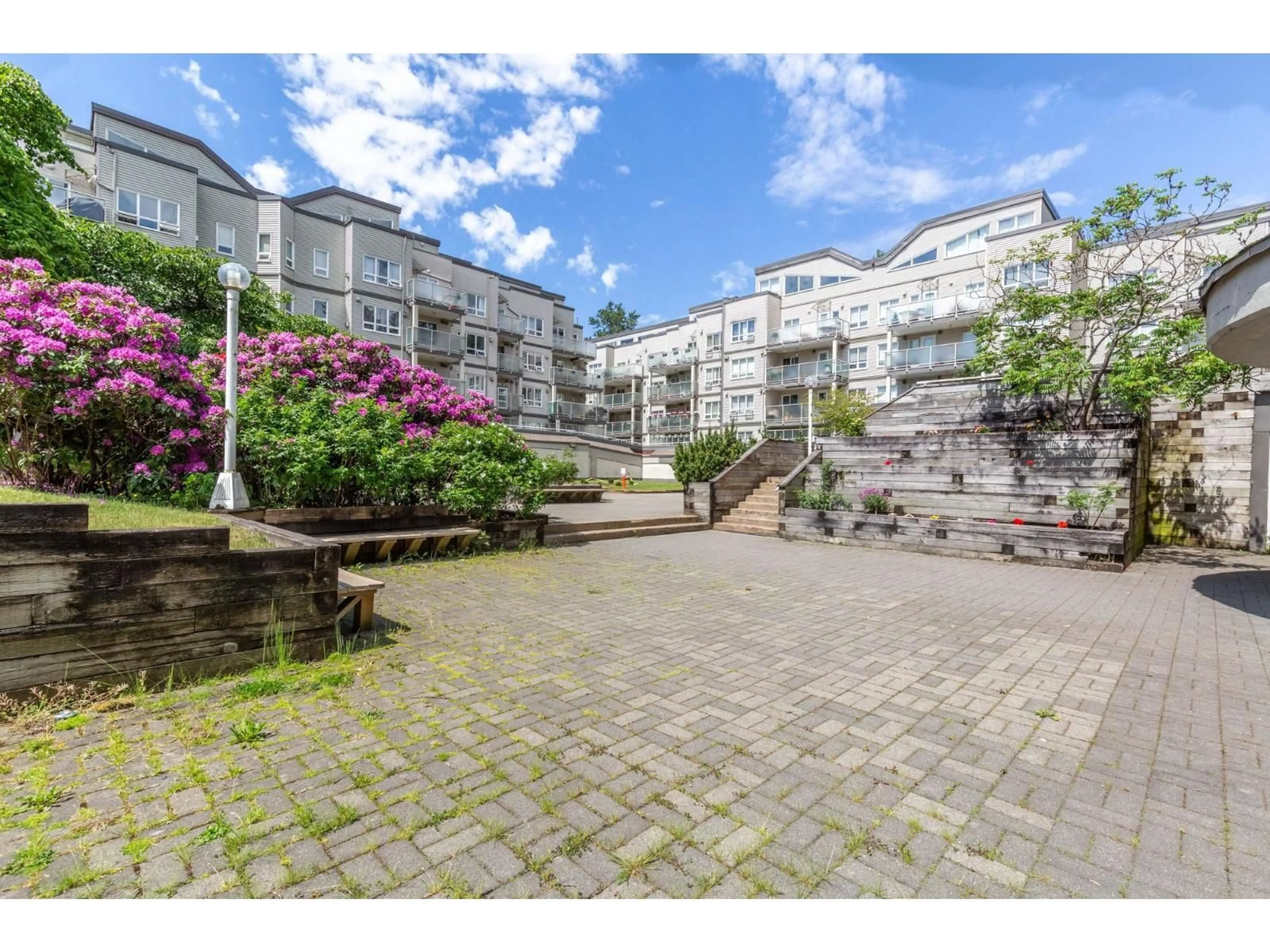 Patio, street for 412 - 14399 103 AVENUE, Surrey British Columbia V3T5V5