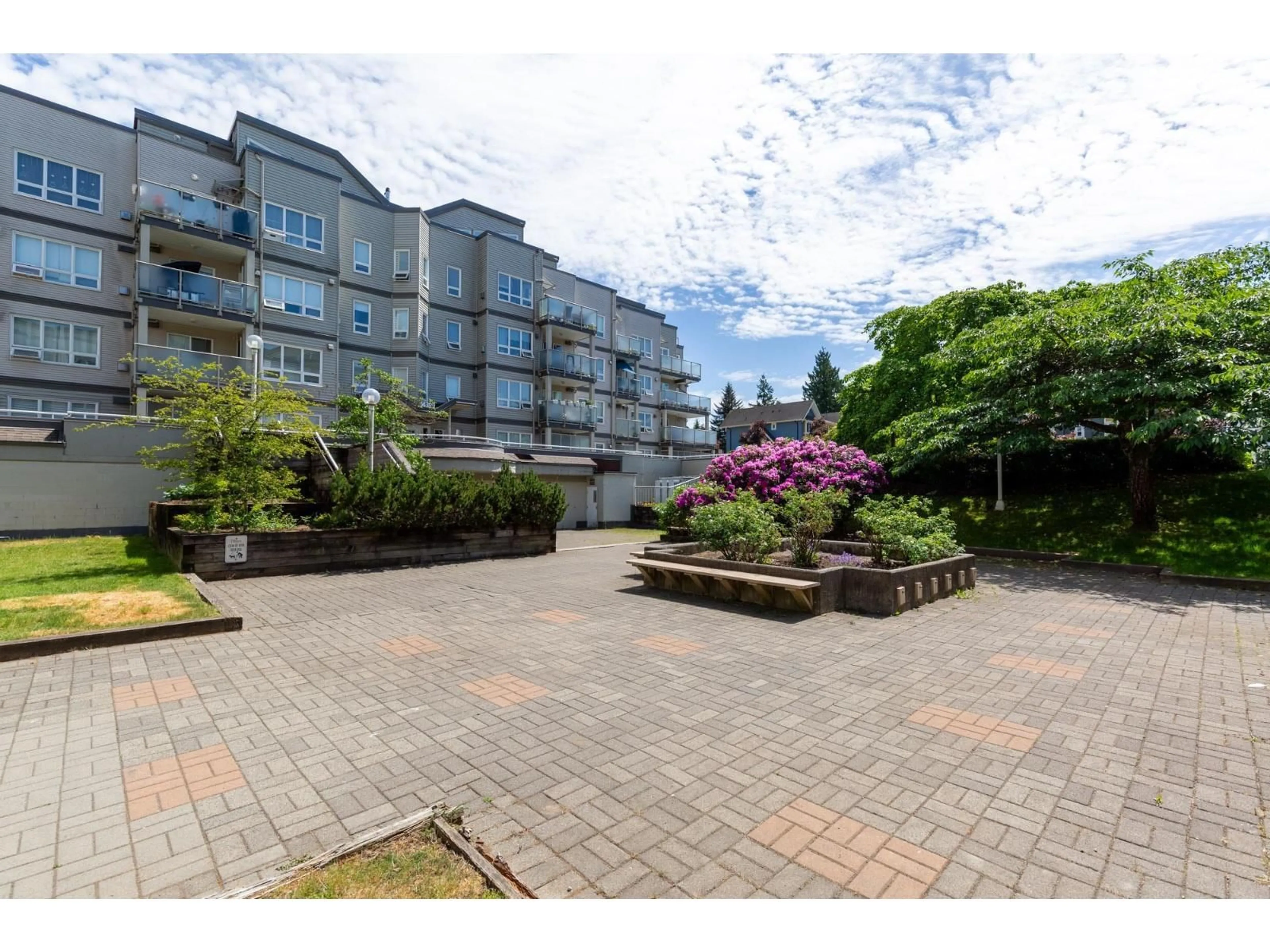 Patio, unknown for 412 - 14399 103 AVENUE, Surrey British Columbia V3T5V5