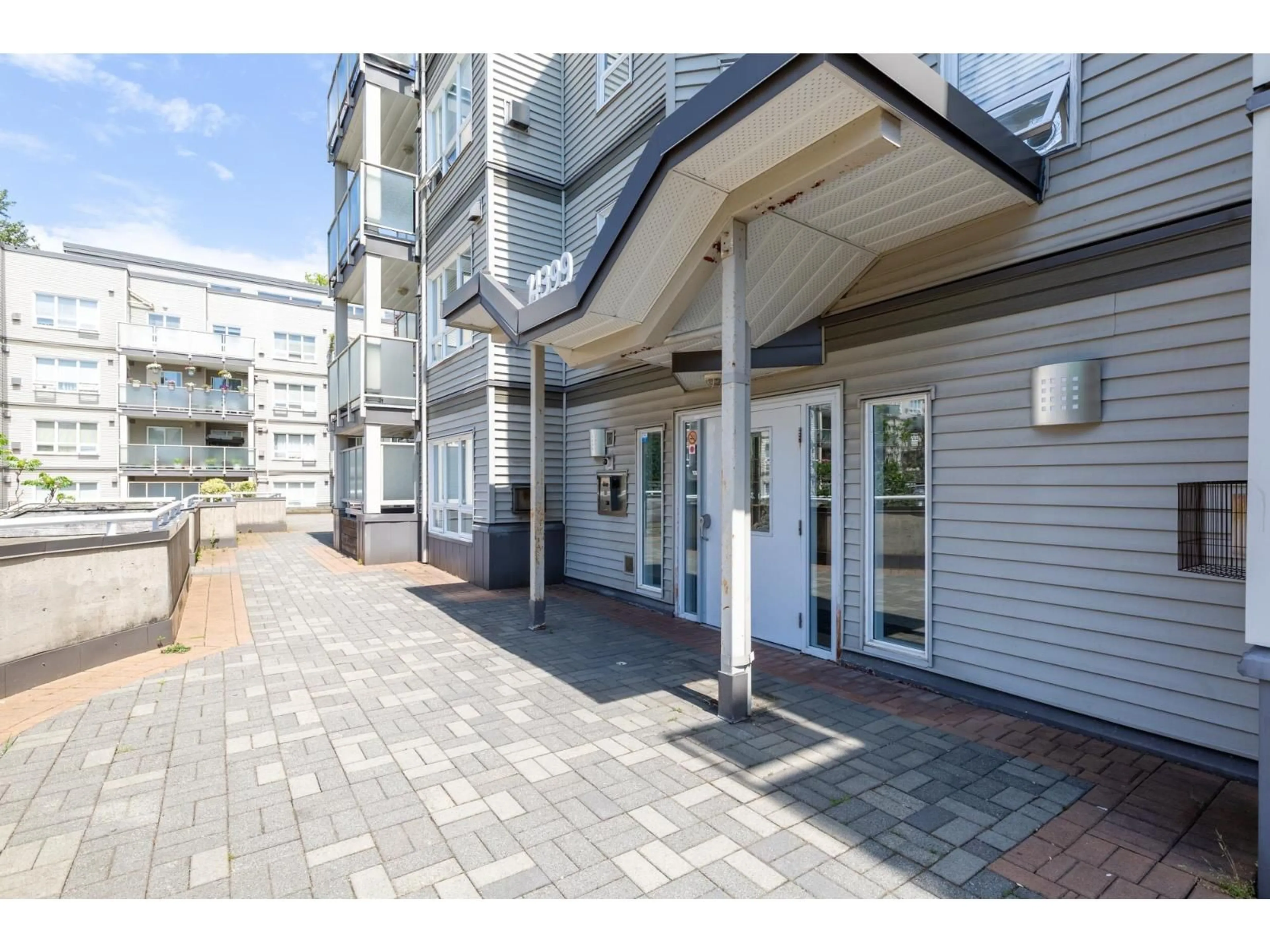 Patio, street for 412 - 14399 103 AVENUE, Surrey British Columbia V3T5V5