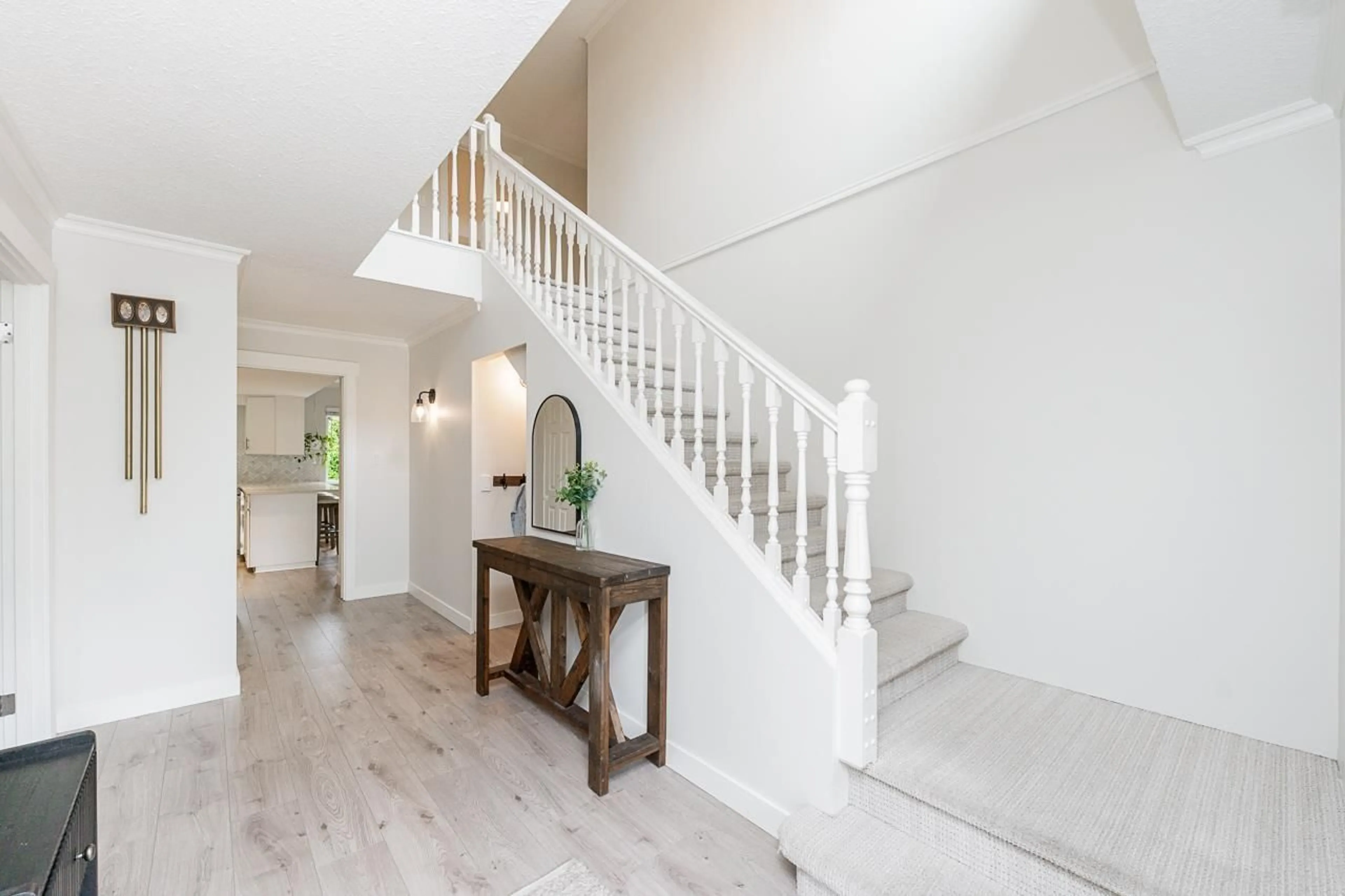 Indoor entryway for 1787 148A STREET, Surrey British Columbia V4A6G5