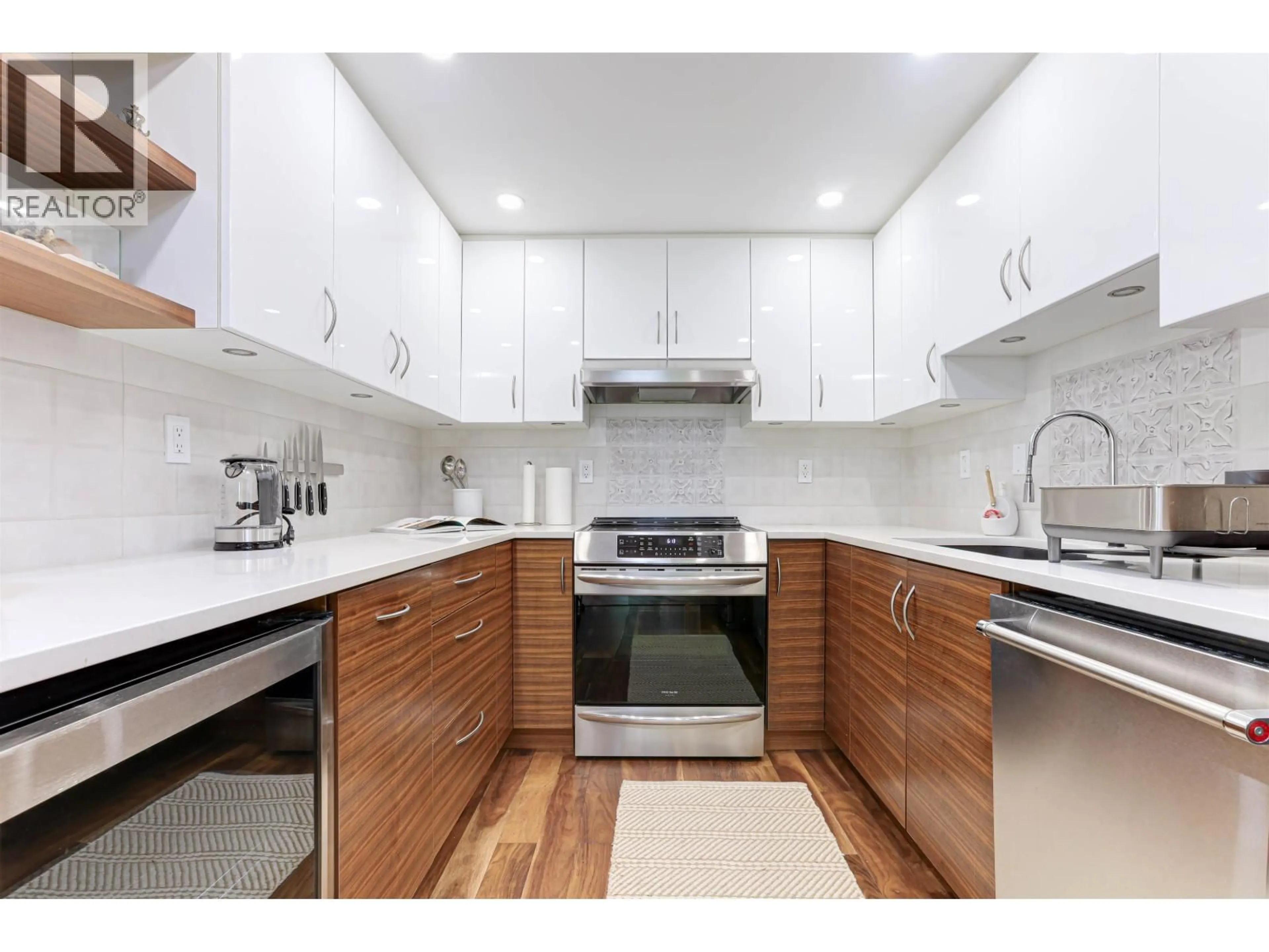 Standard kitchen, unknown for 505 - 1006 BEACH AVENUE, Vancouver British Columbia V6E1T7