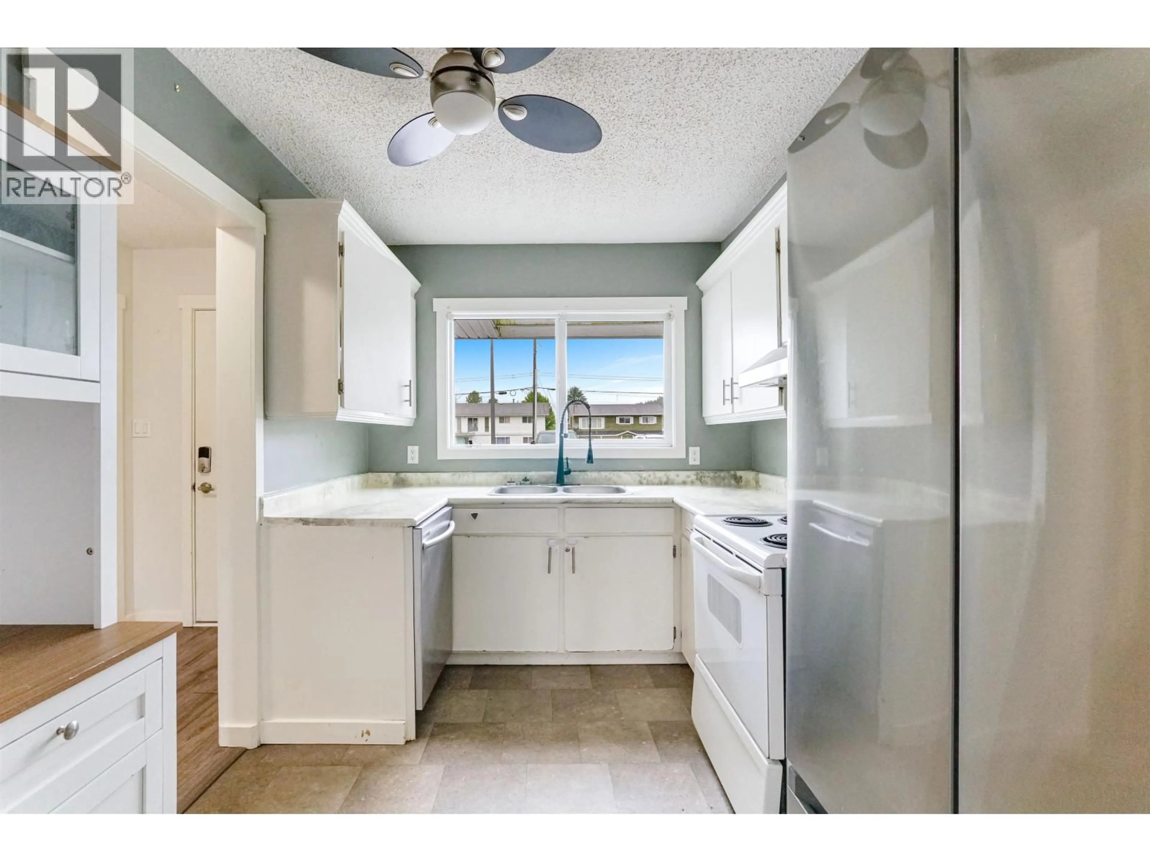 Standard kitchen, ceramic/tile floor for 35 - 185 KONIGUS STREET, Kitimat British Columbia V8C2K4