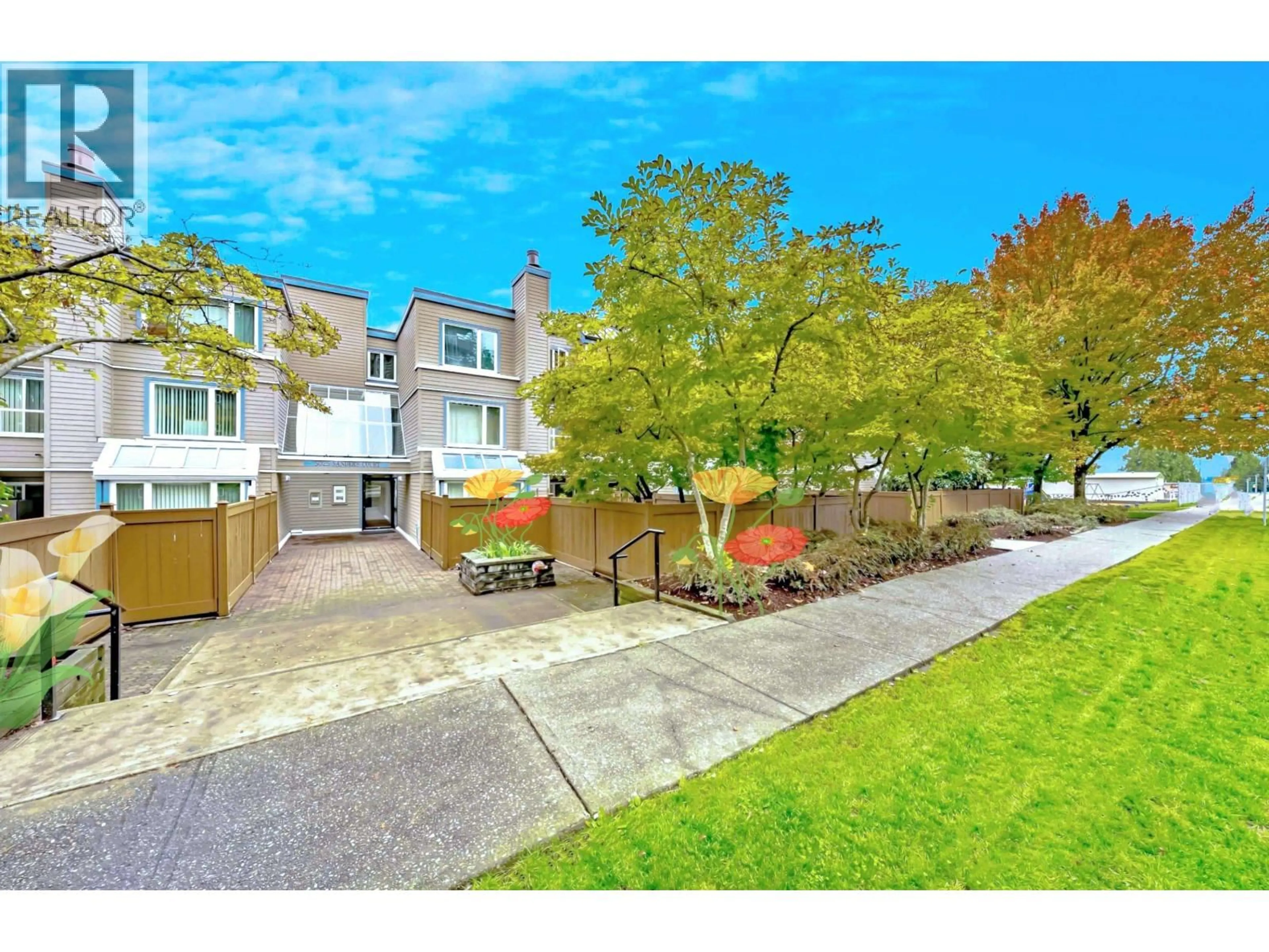 A pic from outside/outdoor area/front of a property/back of a property/a pic from drone, street for 306 - 5025 SANDERS STREET, Burnaby British Columbia V5H1S8