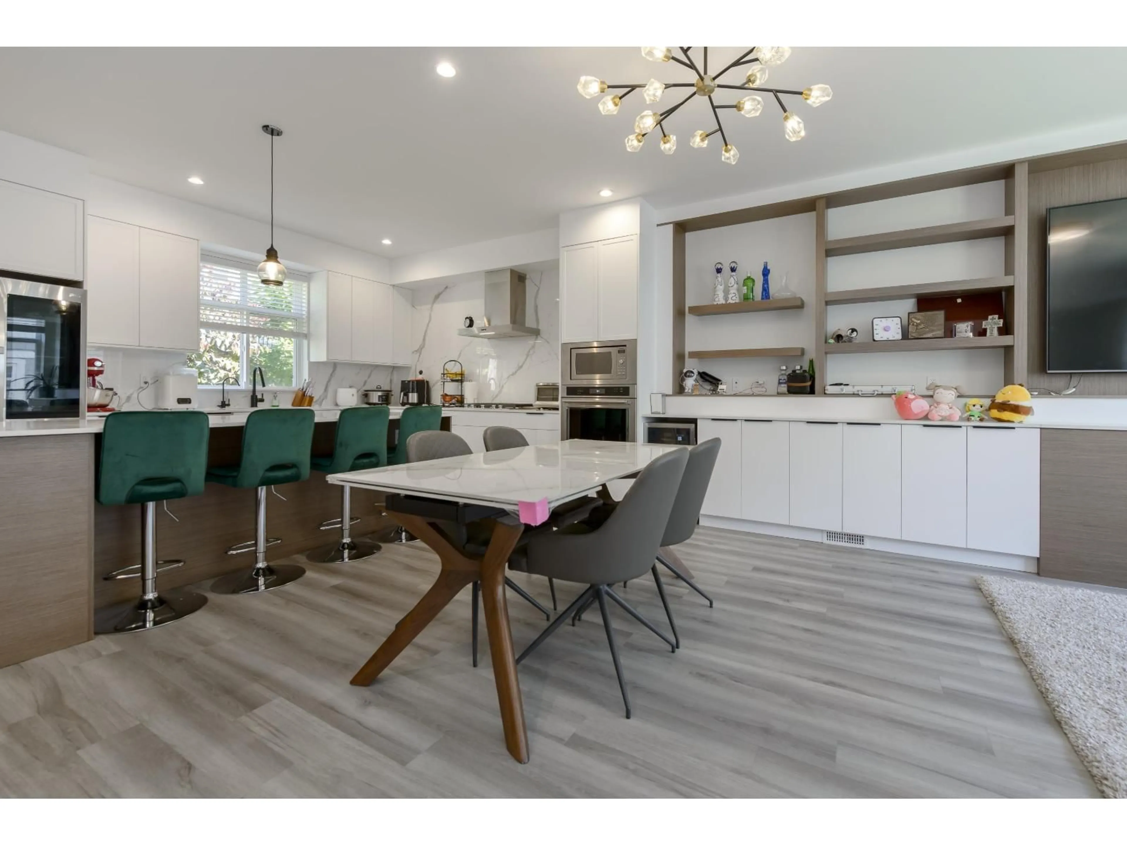 Open concept kitchen, wood/laminate floor for 38 - 10488 124 STREET, Surrey British Columbia V3V0E9