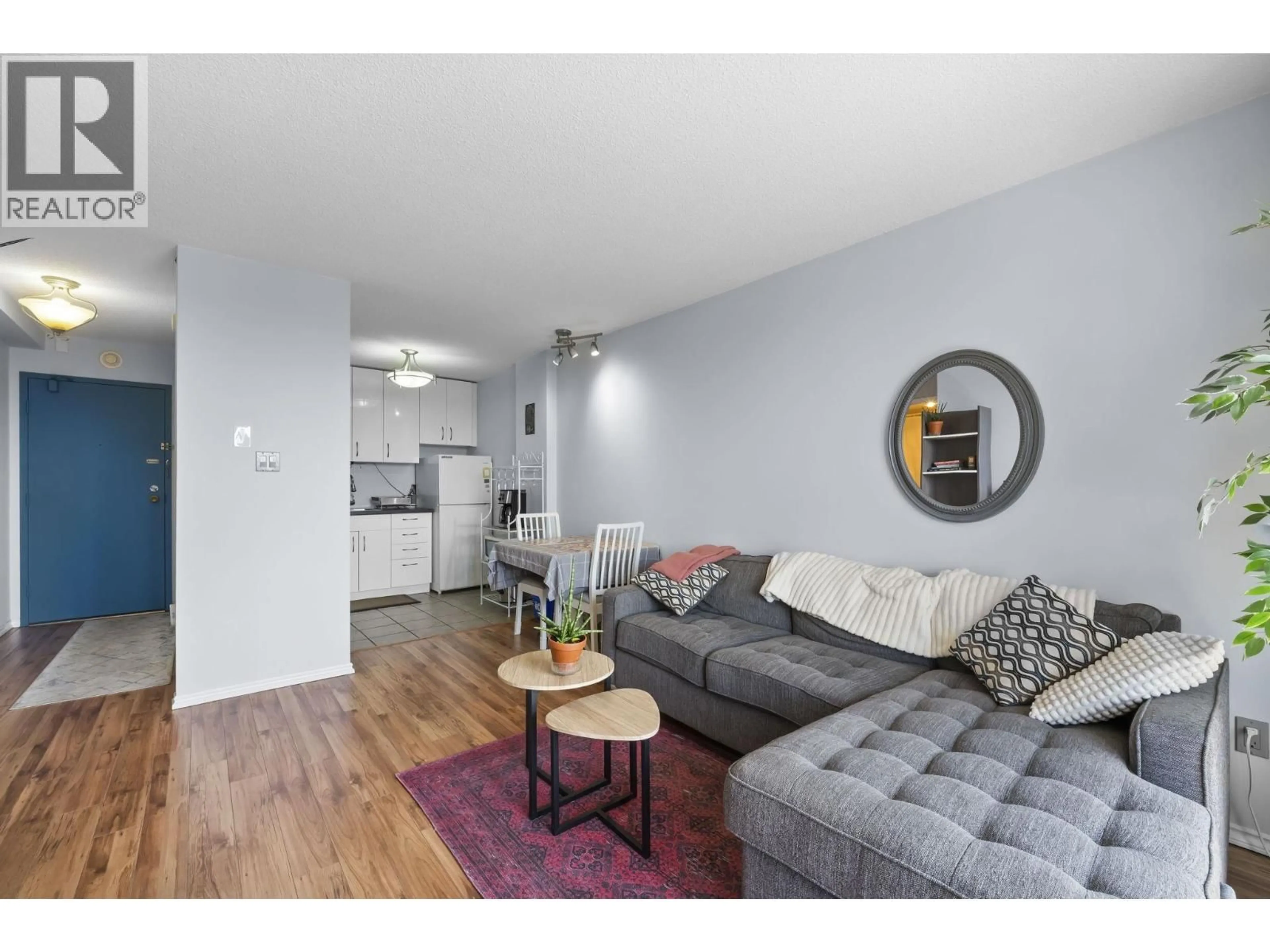 Living room with furniture, wood/laminate floor for 508 - 320 ROYAL AVENUE, New Westminster British Columbia V3L5C6