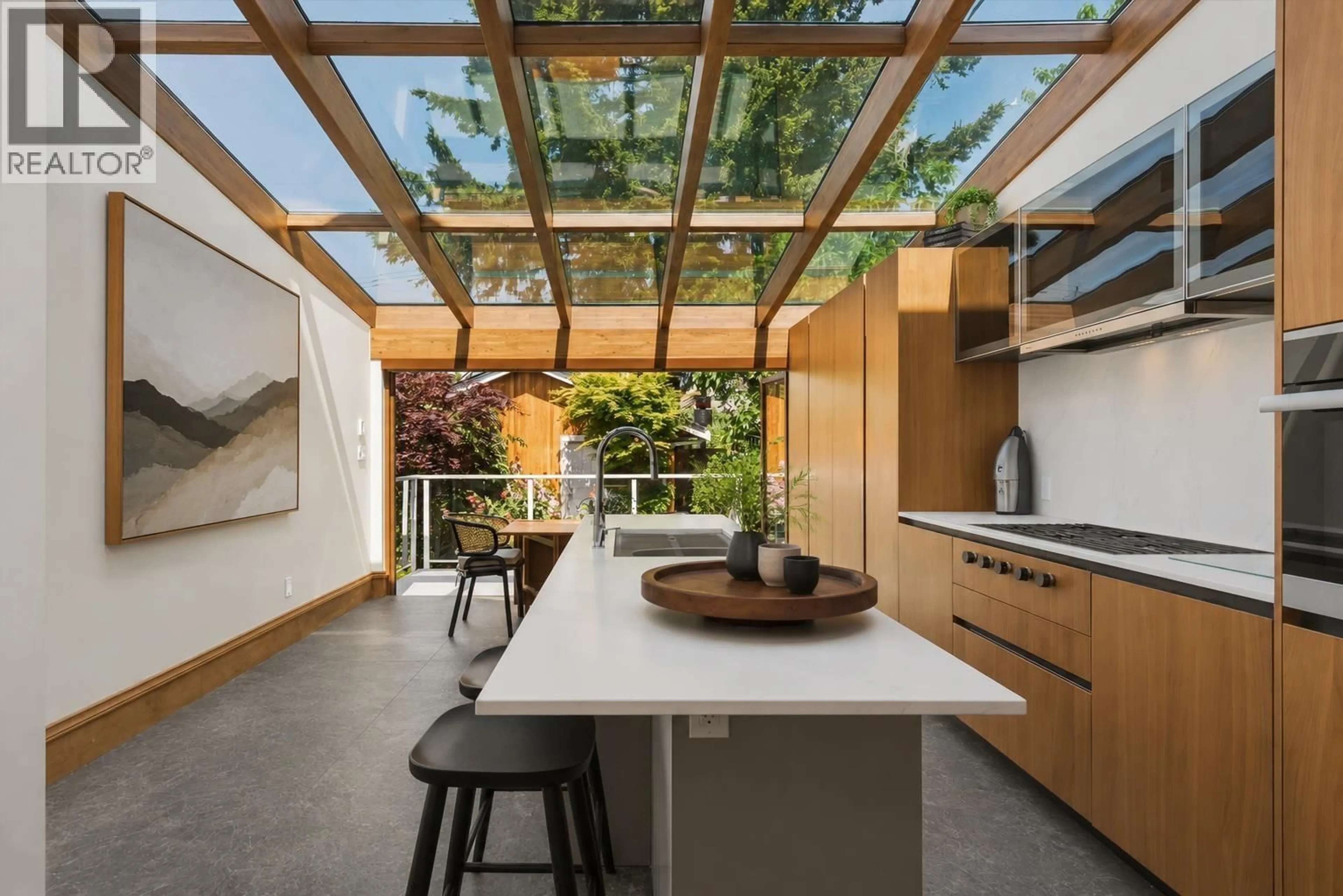 Contemporary kitchen, unknown for 647 PRIOR STREET, Vancouver British Columbia V6A2G7