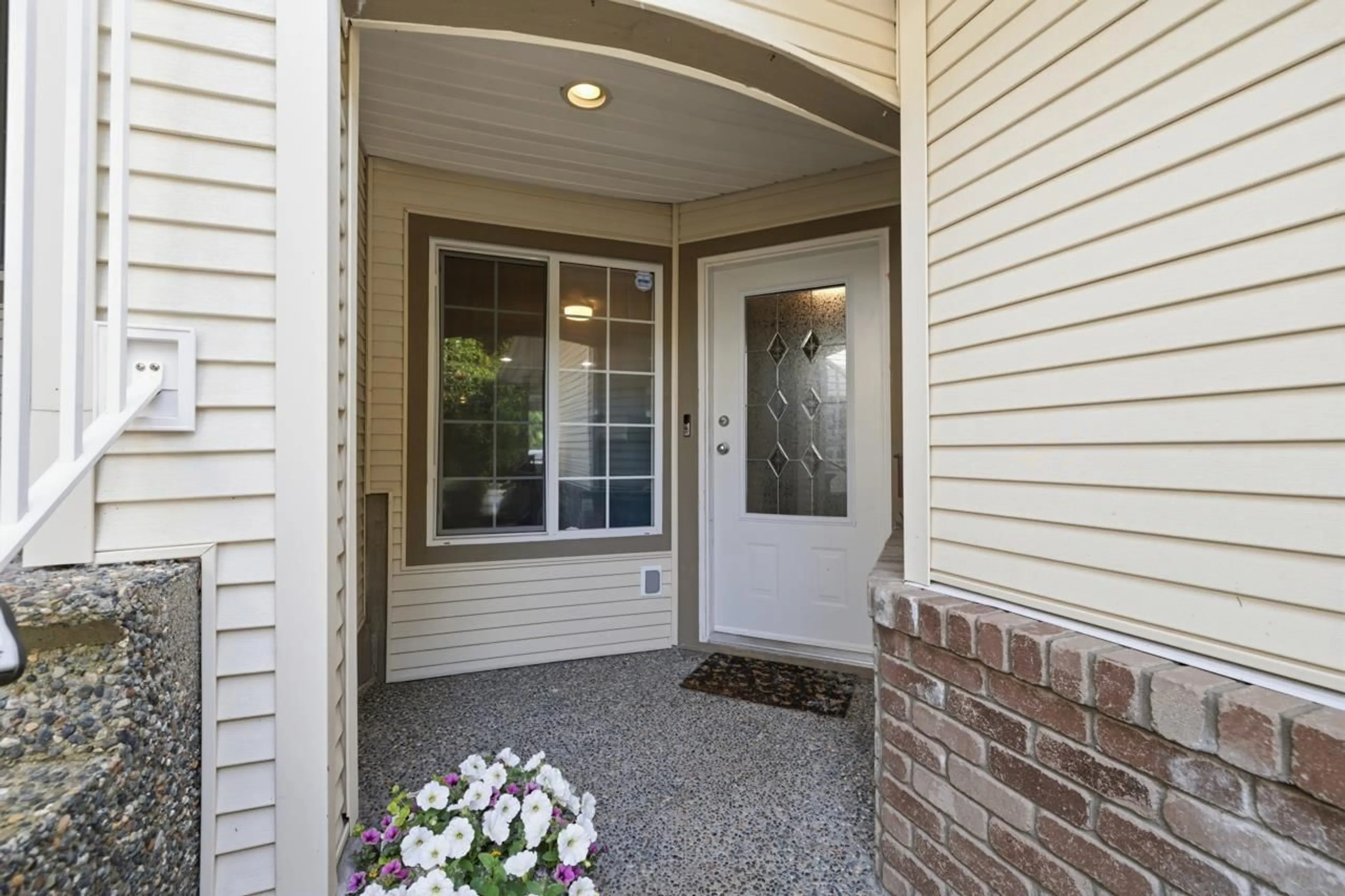 Indoor entryway for 72 - 32777 CHILCOTIN DRIVE, Abbotsford British Columbia V2T5W4