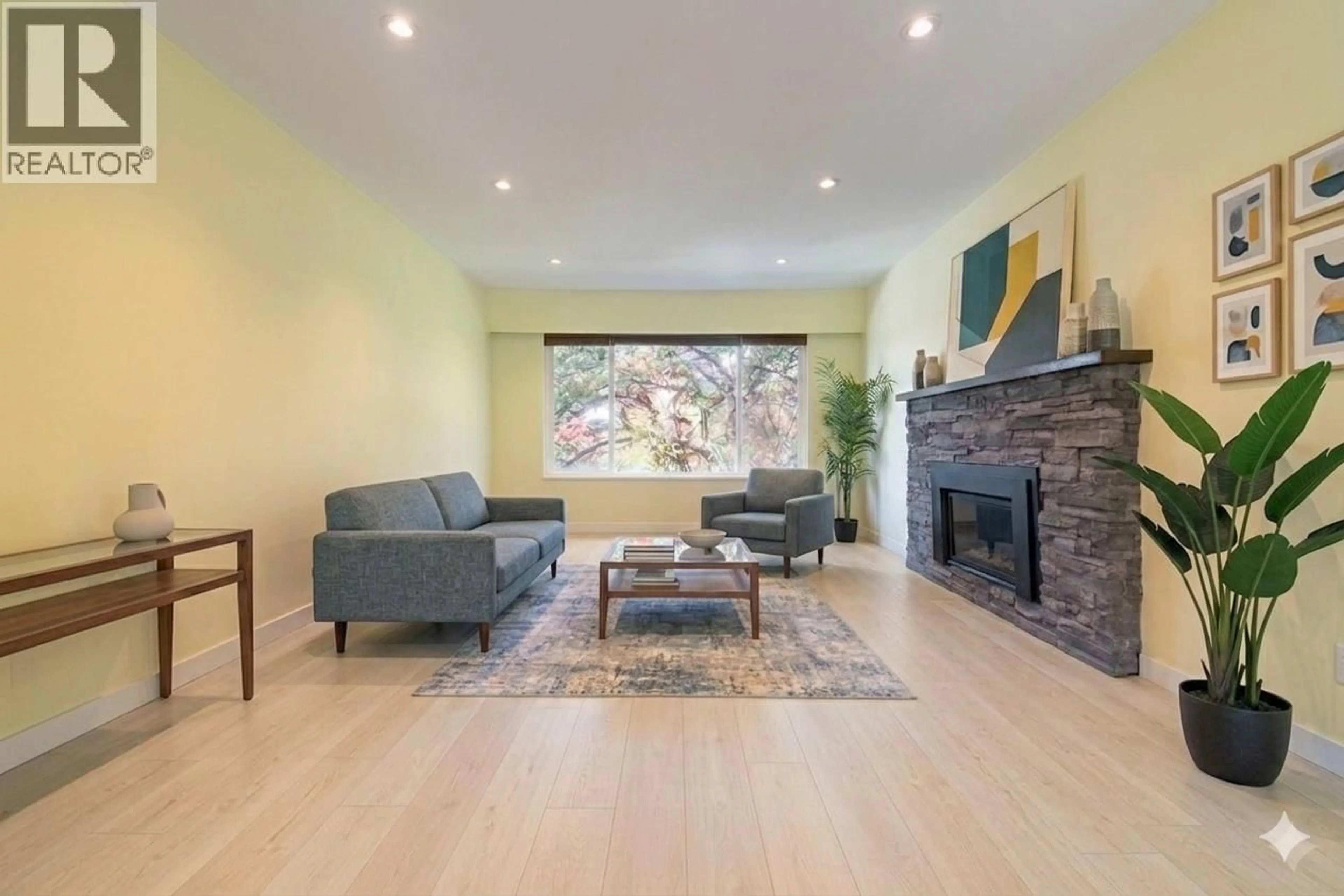 Living room with furniture, wood/laminate floor for 3691 BARGEN DRIVE, Richmond British Columbia V6X2R7