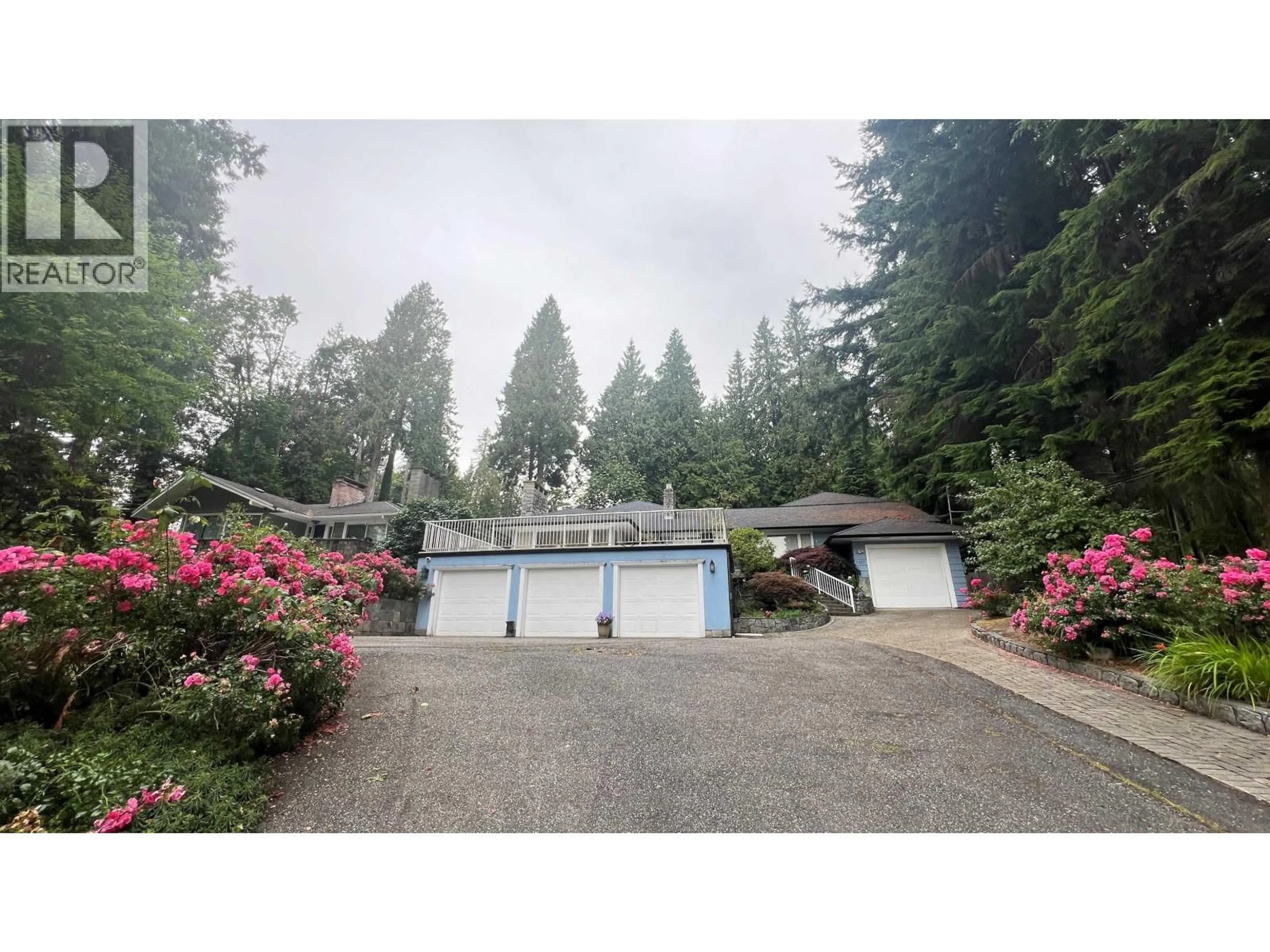 A pic from outside/outdoor area/front of a property/back of a property/a pic from drone, unknown for 1393 MATHERS AVENUE, West Vancouver British Columbia V7T2G5