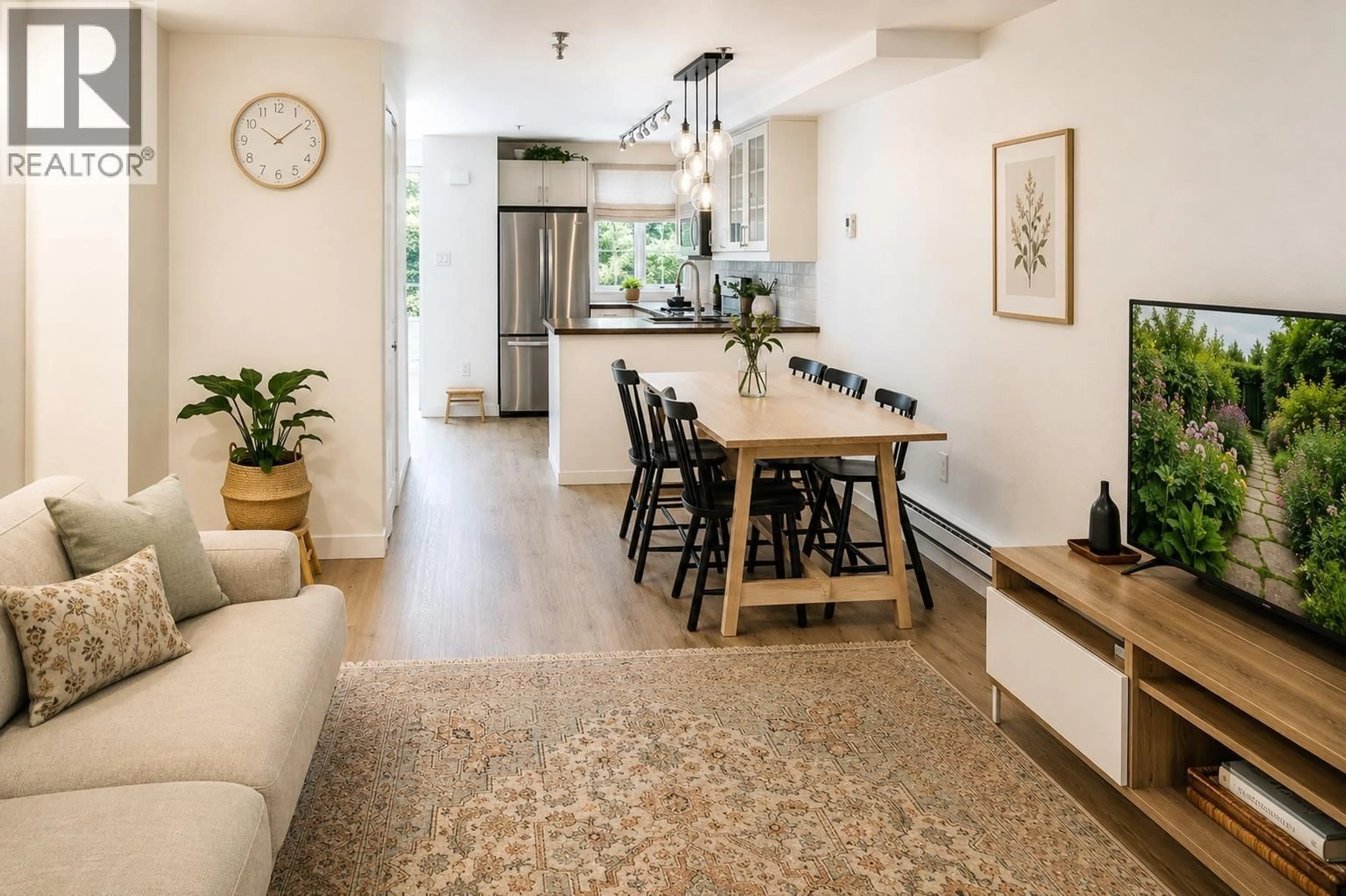 Open concept kitchen, ceramic/tile floor for 112 - 1363 CLYDE AVENUE, West Vancouver British Columbia V7T2W9
