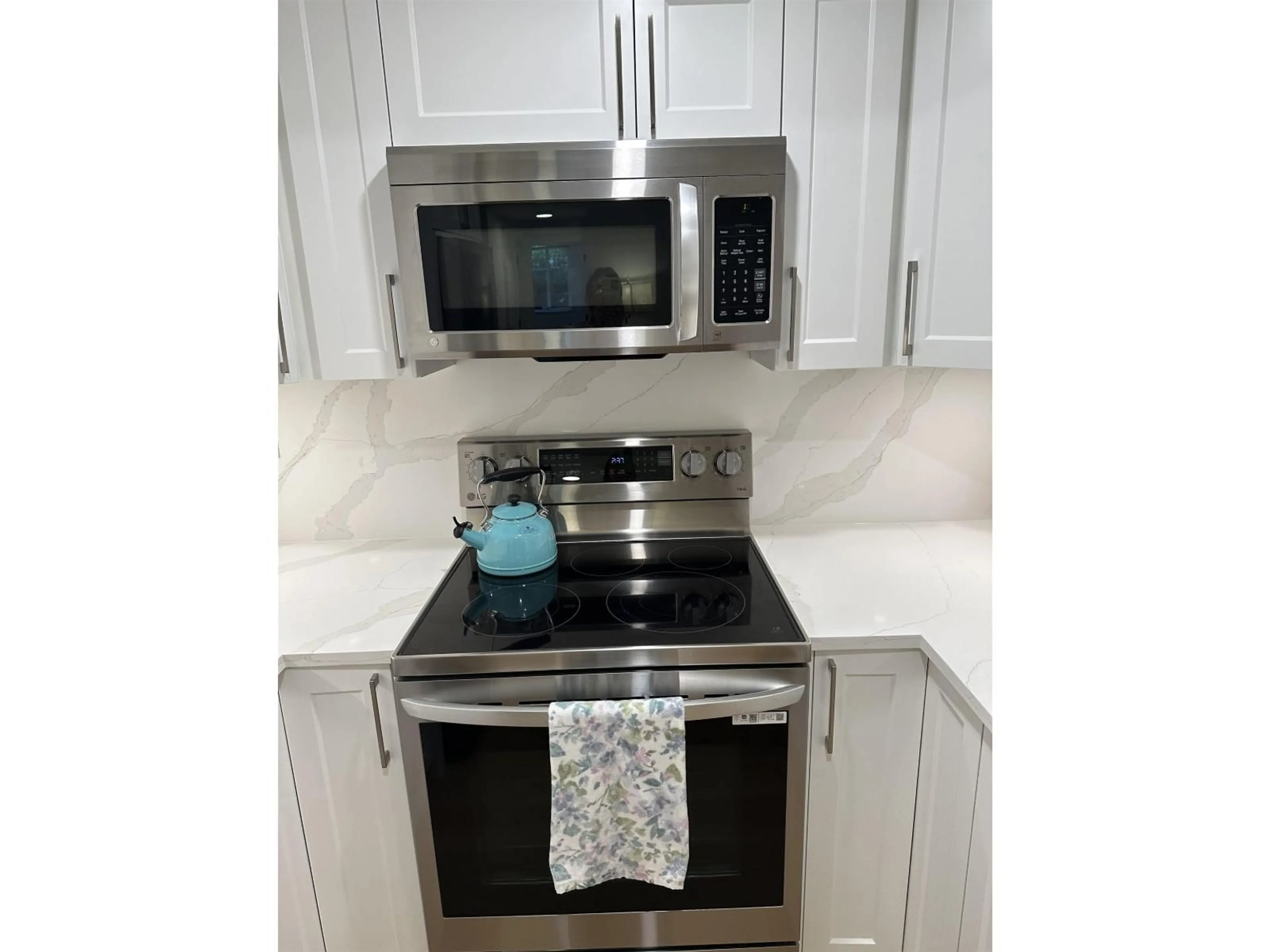 Standard kitchen, unknown for 81 - 13239 OLD YALE ROAD, Surrey British Columbia V3T3C5