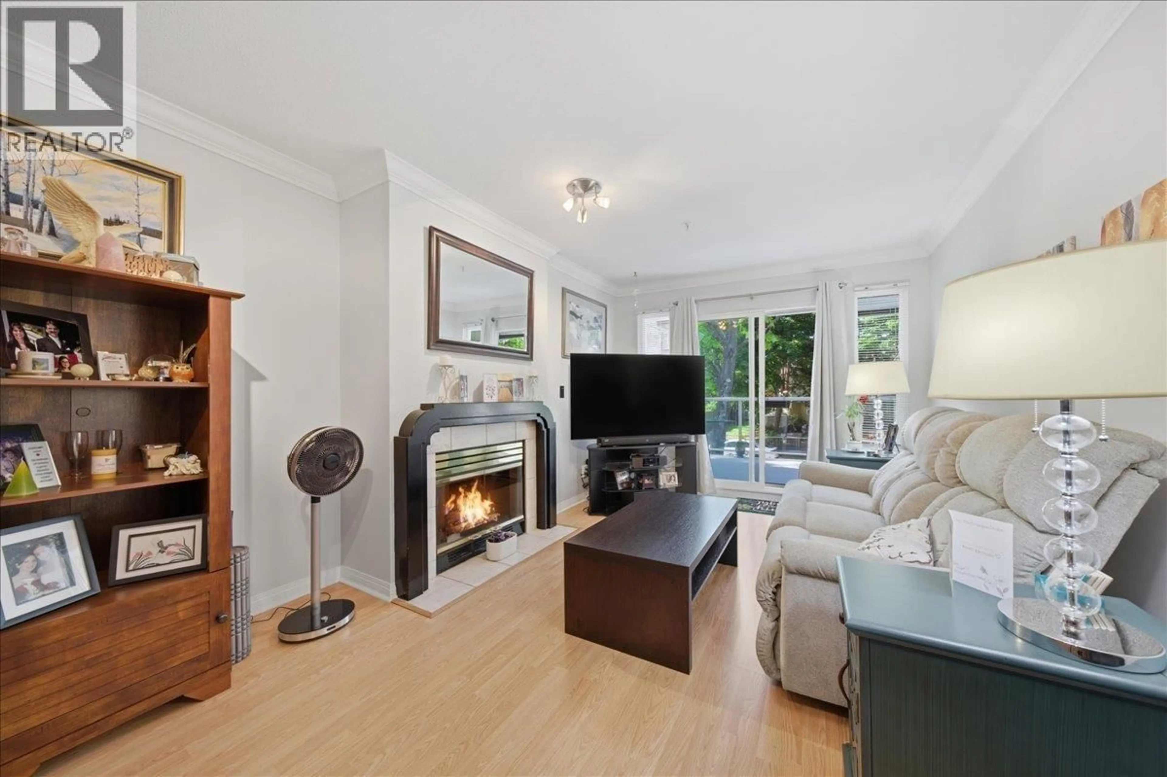 Living room with furniture, unknown for 203 - 22275 123 AVENUE, Maple Ridge British Columbia V2X4E1