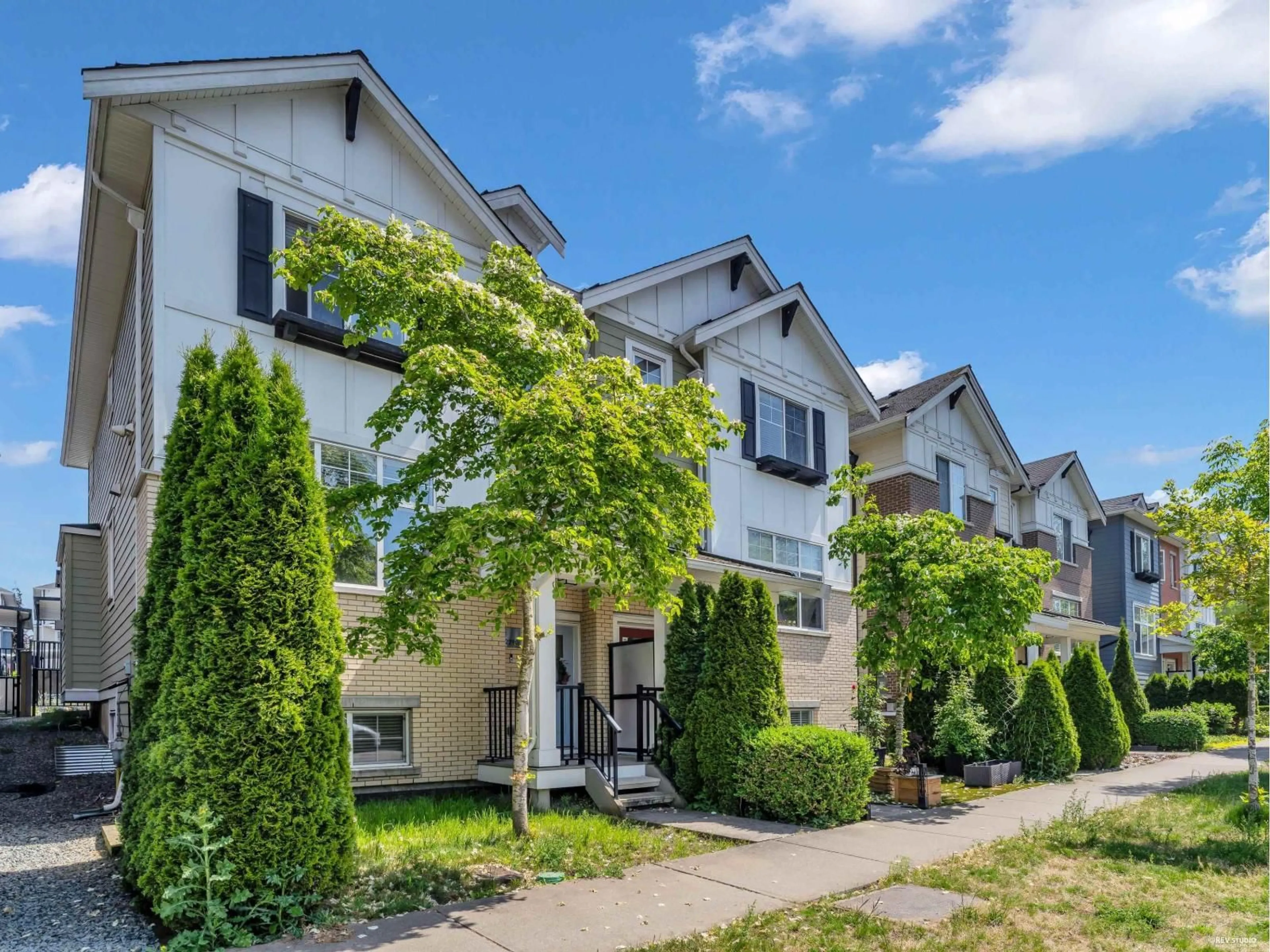 Unknown for 2290 164A STREET, Surrey British Columbia V3Z0L8