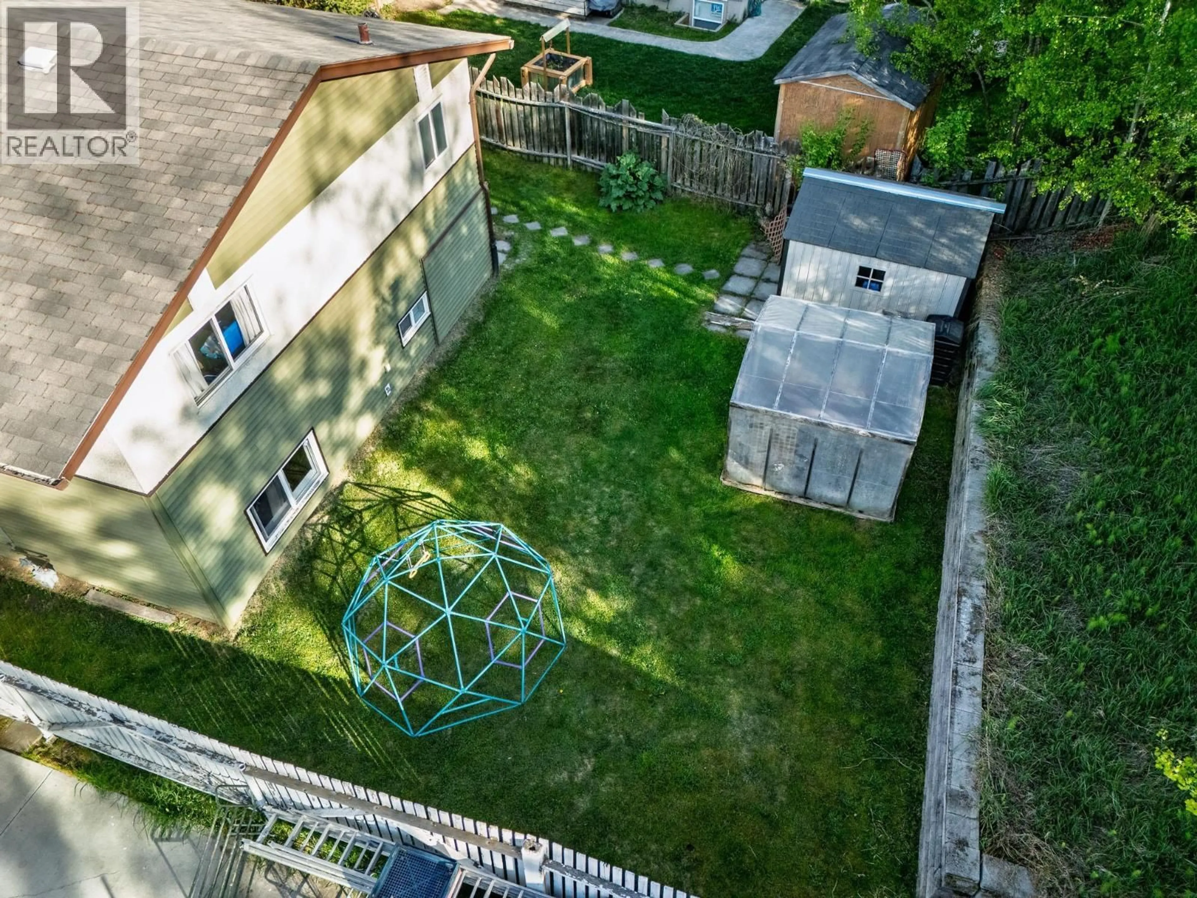 A pic from outside/outdoor area/front of a property/back of a property/a pic from drone, building for 2345 ROYAL CRESCENT, Prince George British Columbia V2L1H4