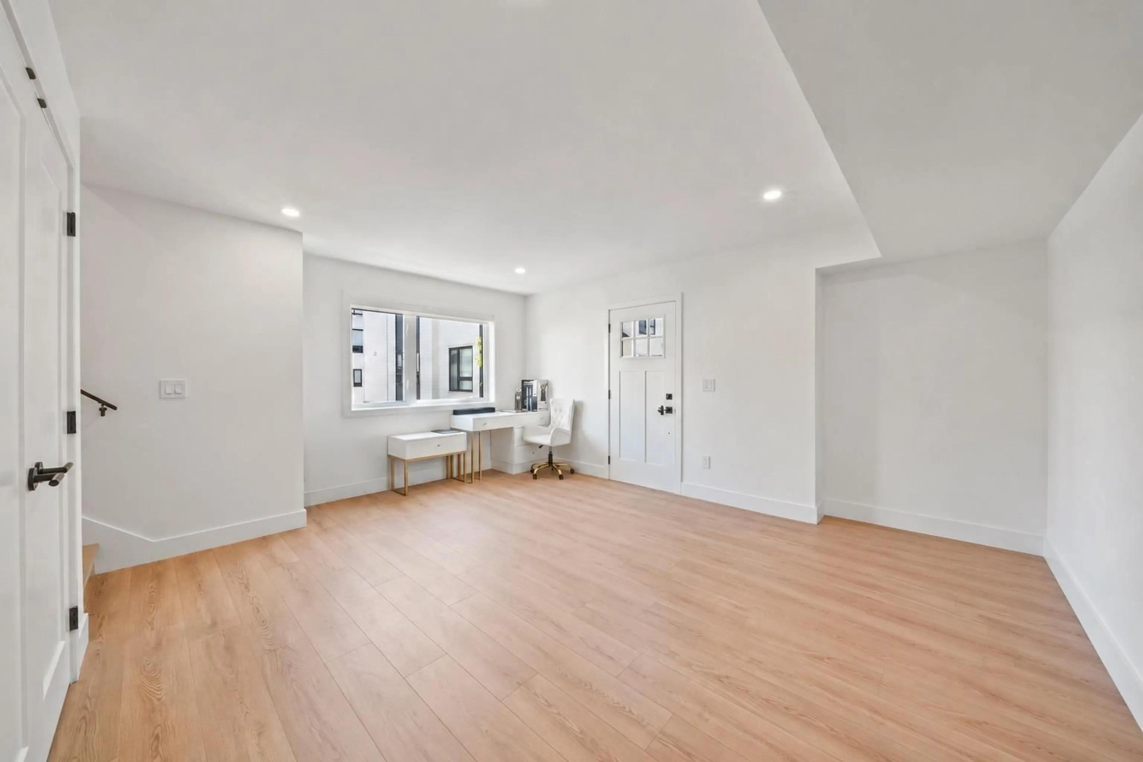 A pic of a room for 56 - 16358 90 AVENUE, Surrey British Columbia V4N4T2