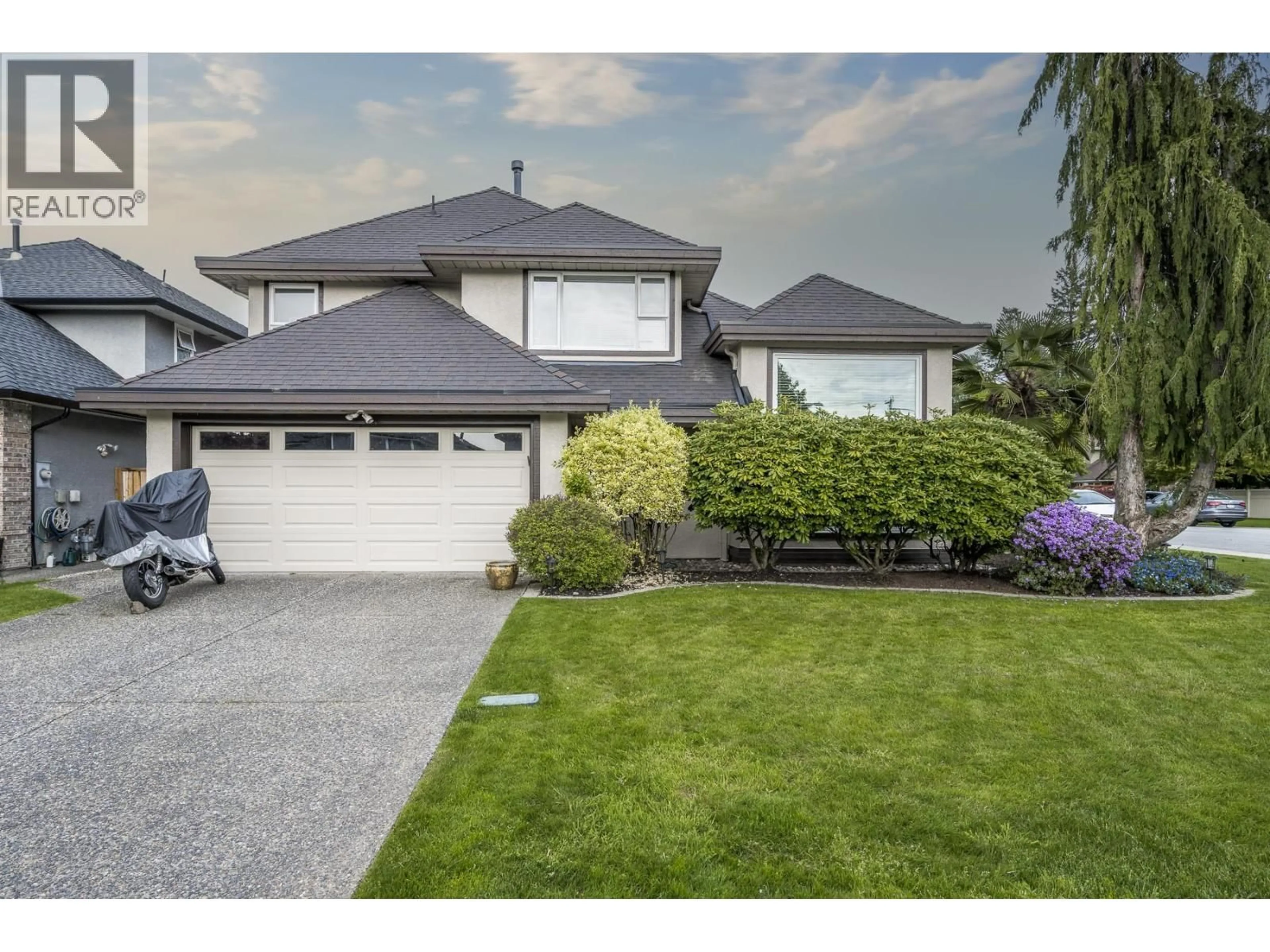 Home with vinyl exterior material, street for 1575 SPYGLASS CRESCENT, Delta British Columbia V4M4E6
