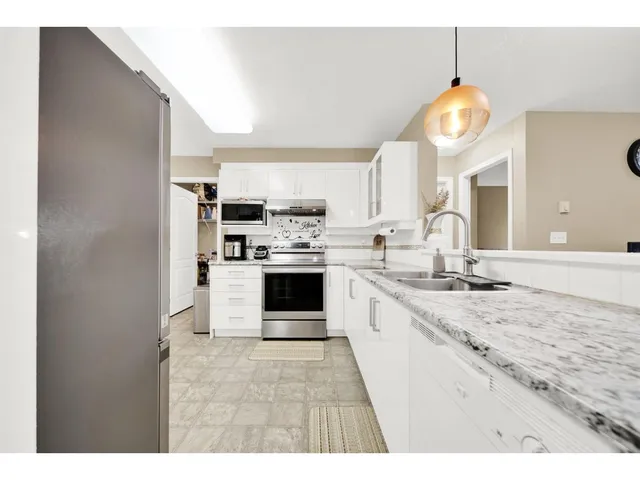 209 - 15298 20 AVENUE, Surrey 5