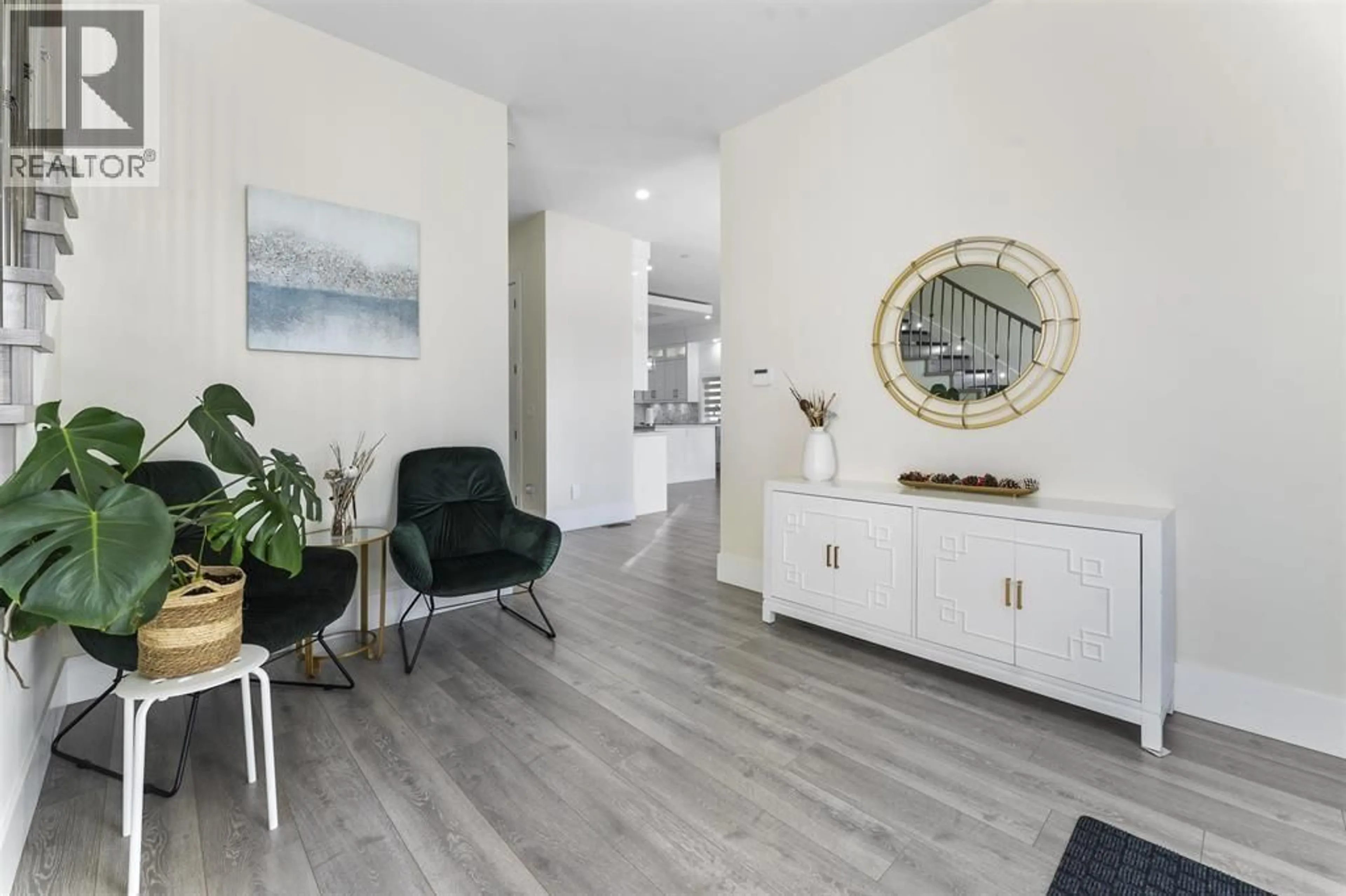 Indoor entryway for 13686 232A STREET, Maple Ridge British Columbia V4R0H1