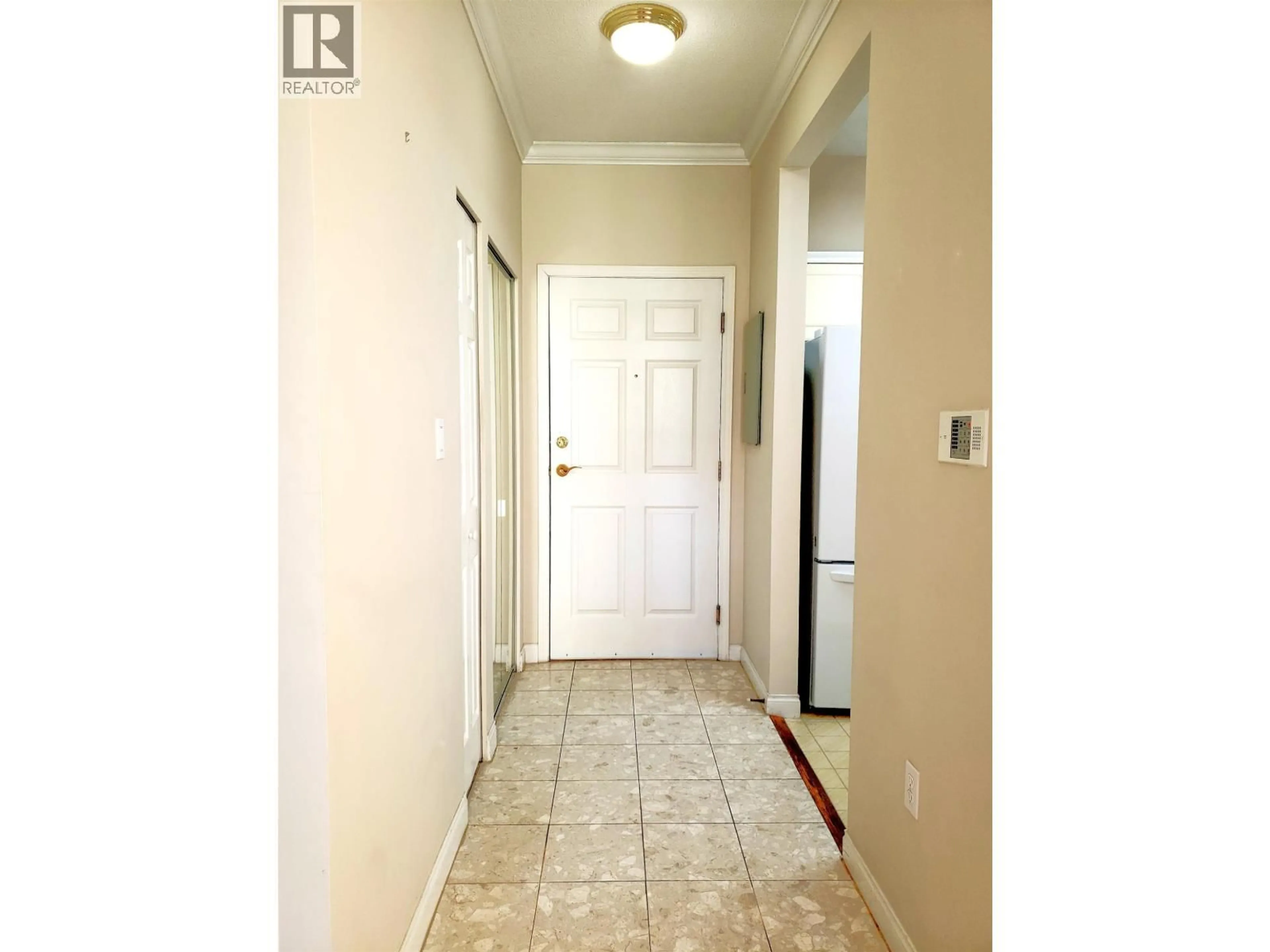 Indoor entryway for 307 - 2985 PRINCESS CRESCENT, Coquitlam British Columbia V3B7P3