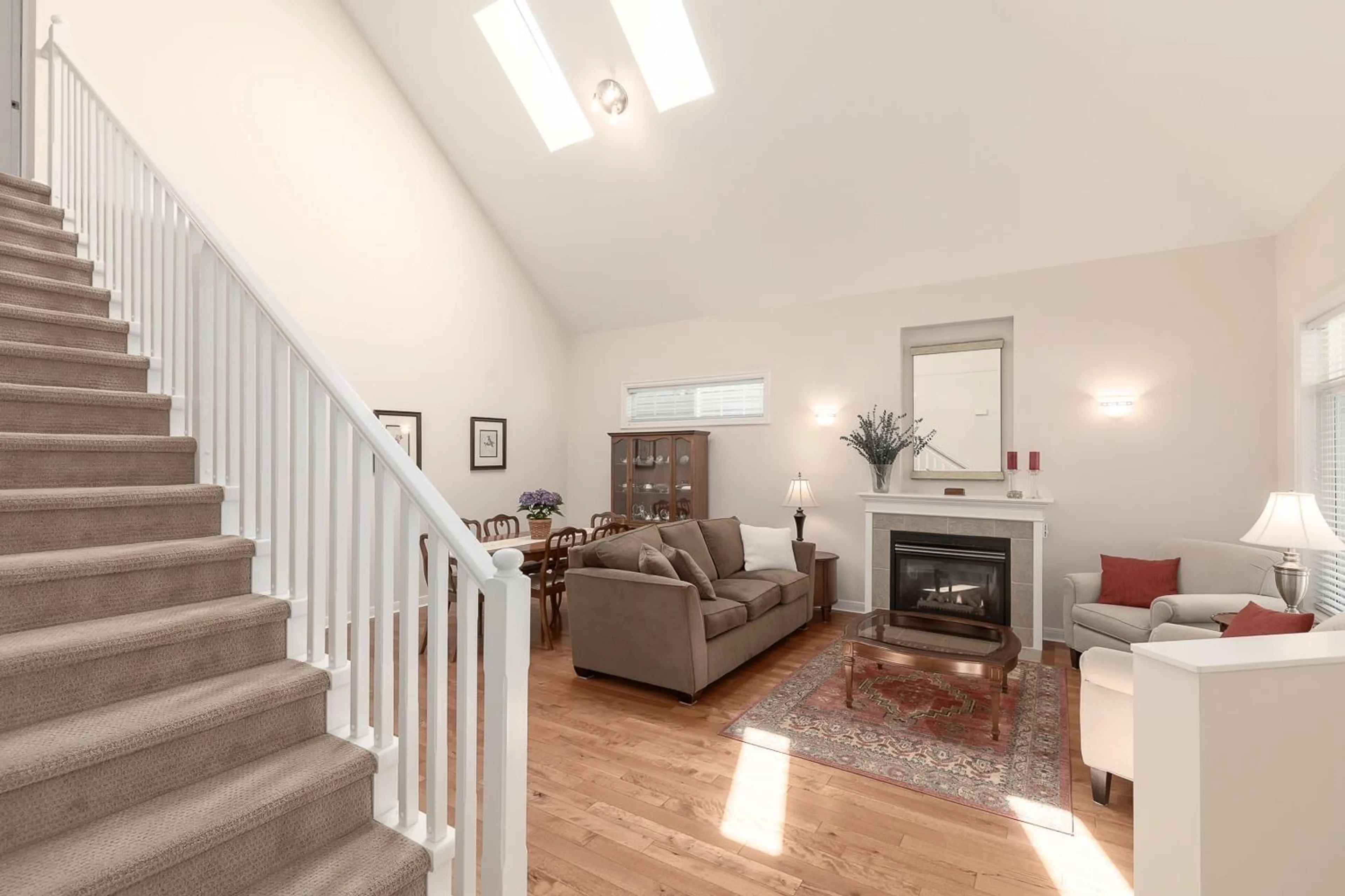 Living room with furniture, unknown for 45 - 14968 24 AVENUE, Surrey British Columbia V4A9Y6