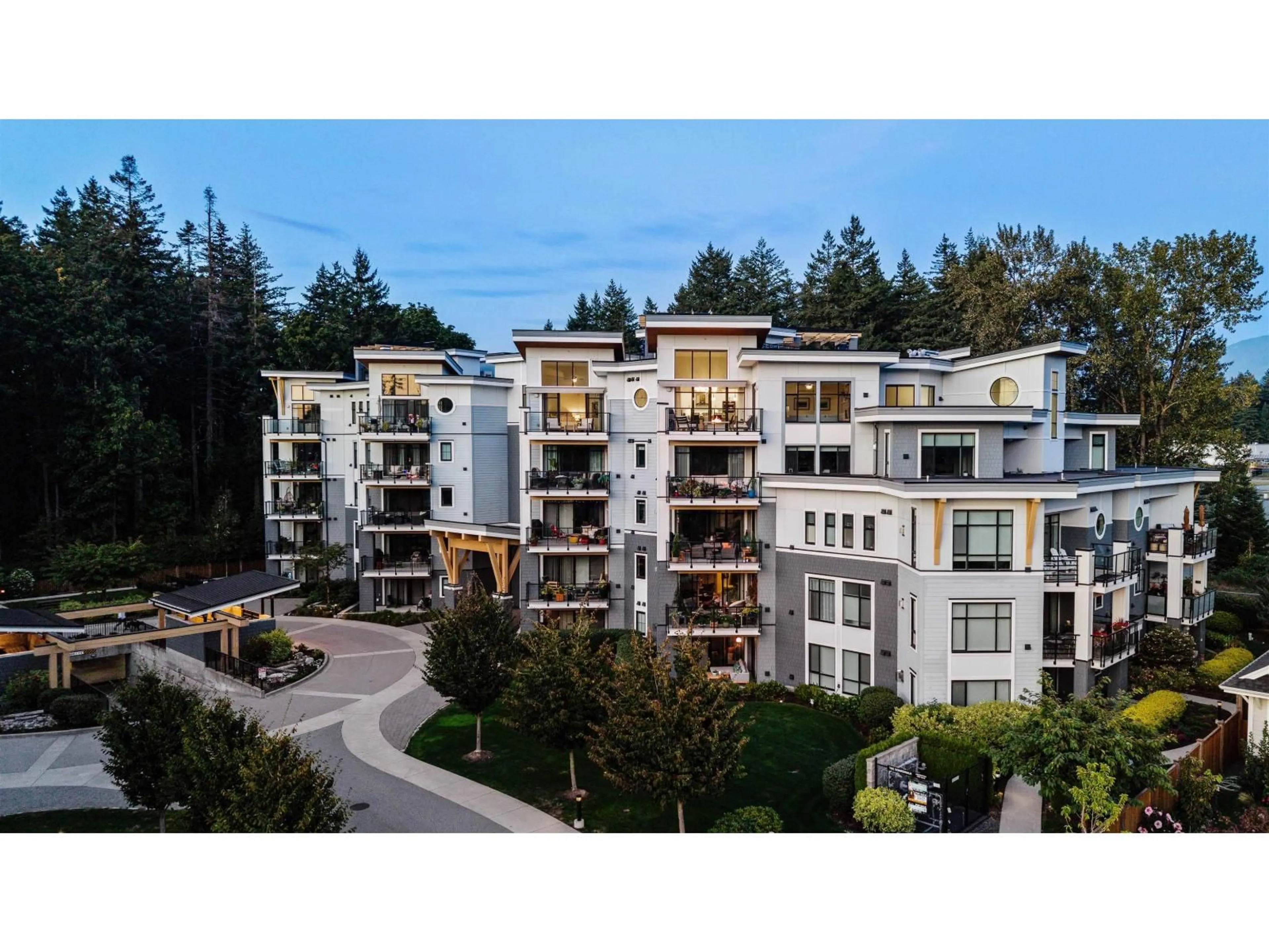 A pic from outside/outdoor area/front of a property/back of a property/a pic from drone, mountain view for 502 - 5380 TYEE LANE, Chilliwack British Columbia V2R6B6