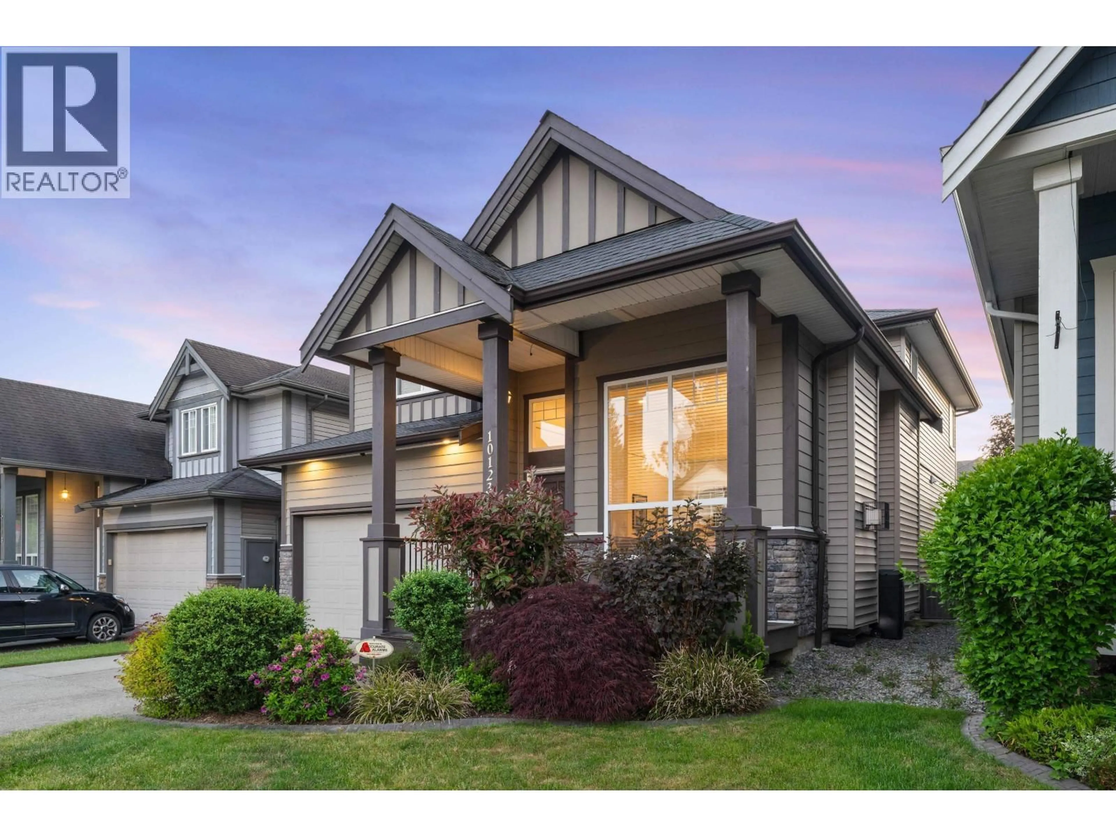 Home with vinyl exterior material, street for 10123 242 STREET, Maple Ridge British Columbia V2W0E6