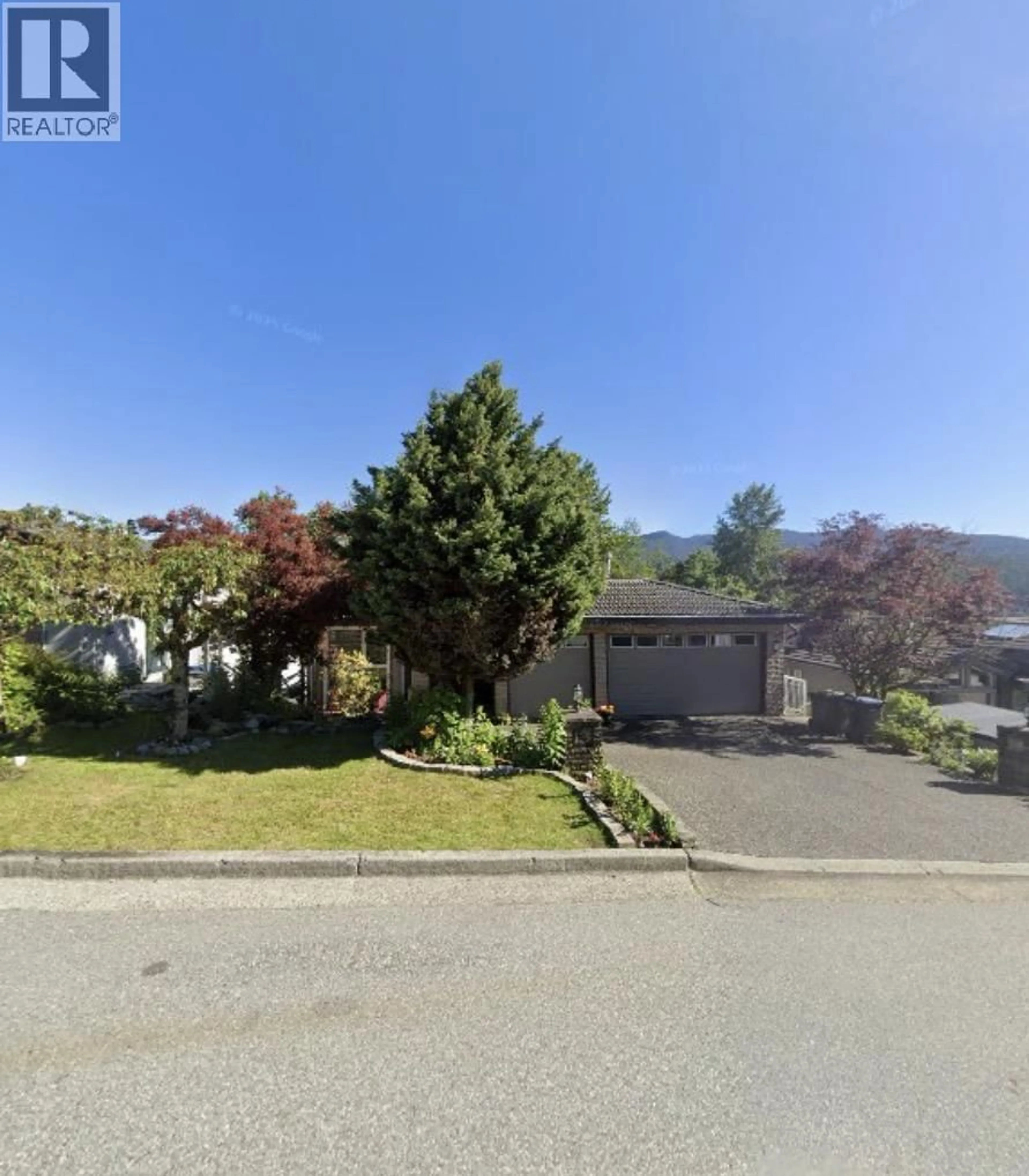 A pic from outside/outdoor area/front of a property/back of a property/a pic from drone, street for 13 SHORELINE CIRCLE, Port Moody British Columbia V3H4T9