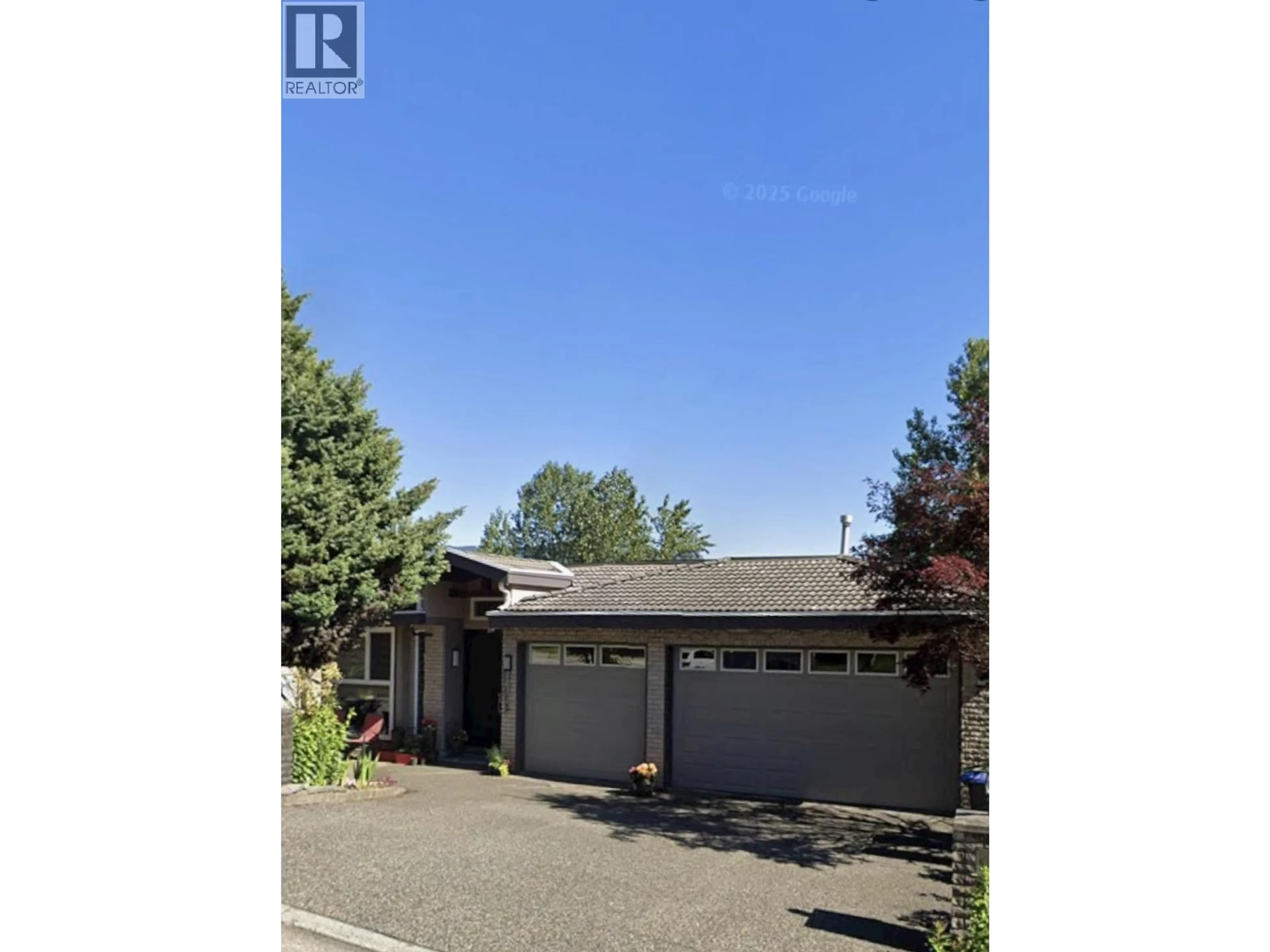 A pic from outside/outdoor area/front of a property/back of a property/a pic from drone, street for 13 SHORELINE CIRCLE, Port Moody British Columbia V3H4T9