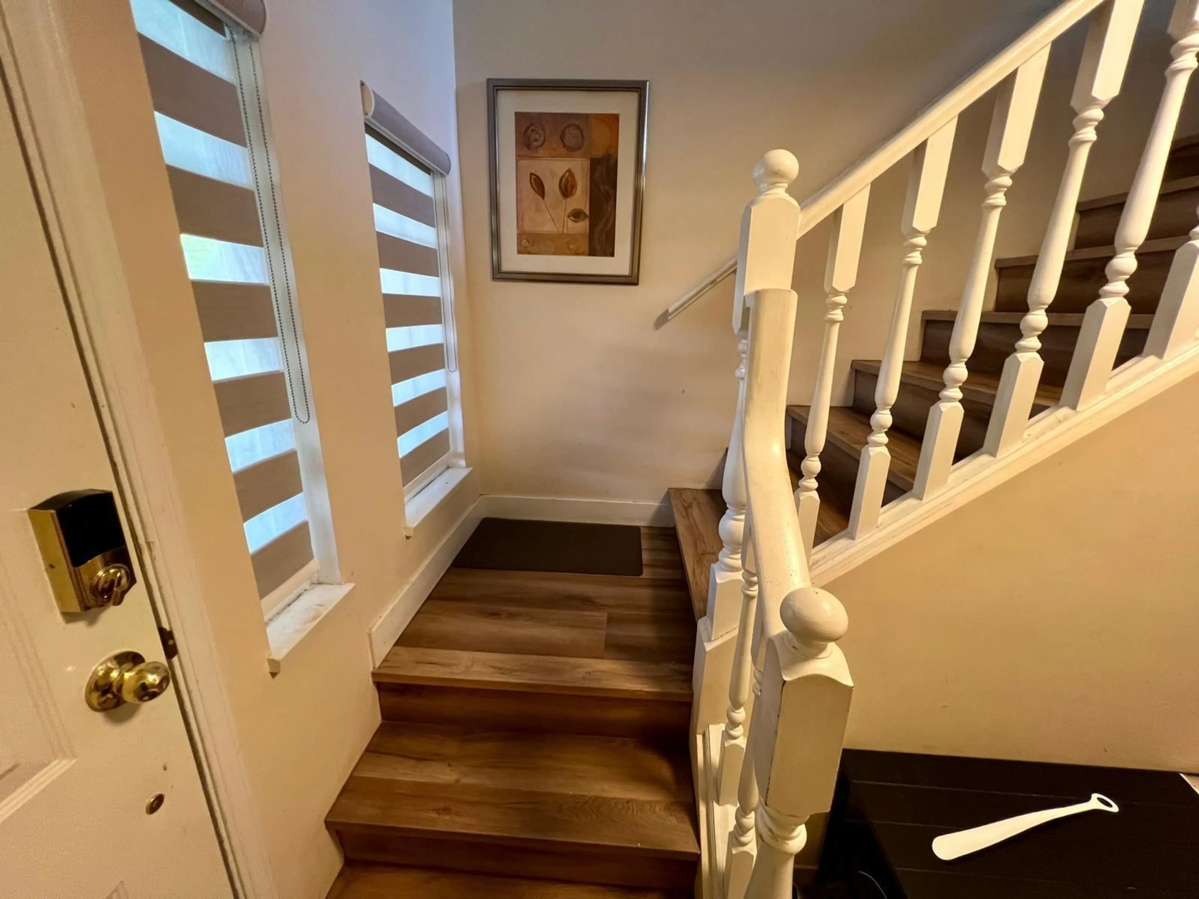 Stairs for 14052 66 AVENUE, Surrey British Columbia V3W2B1