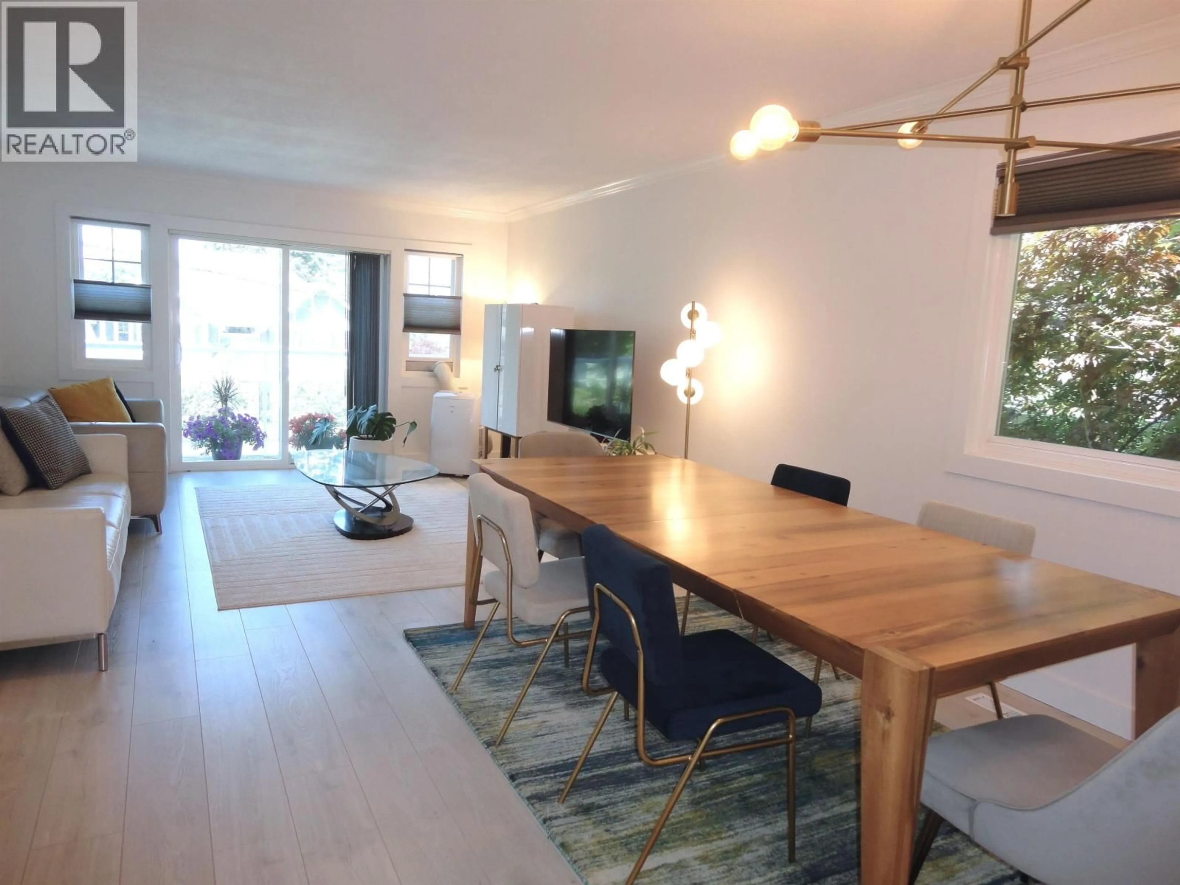 Dining room, wood/laminate floor for 1960 CAMERON AVENUE, Port Coquitlam British Columbia V3C1J3