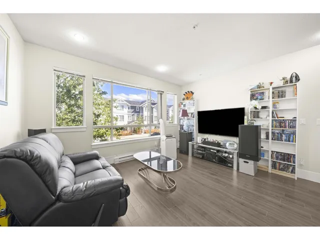 4 - 19752 55A AVENUE, Langley 5
