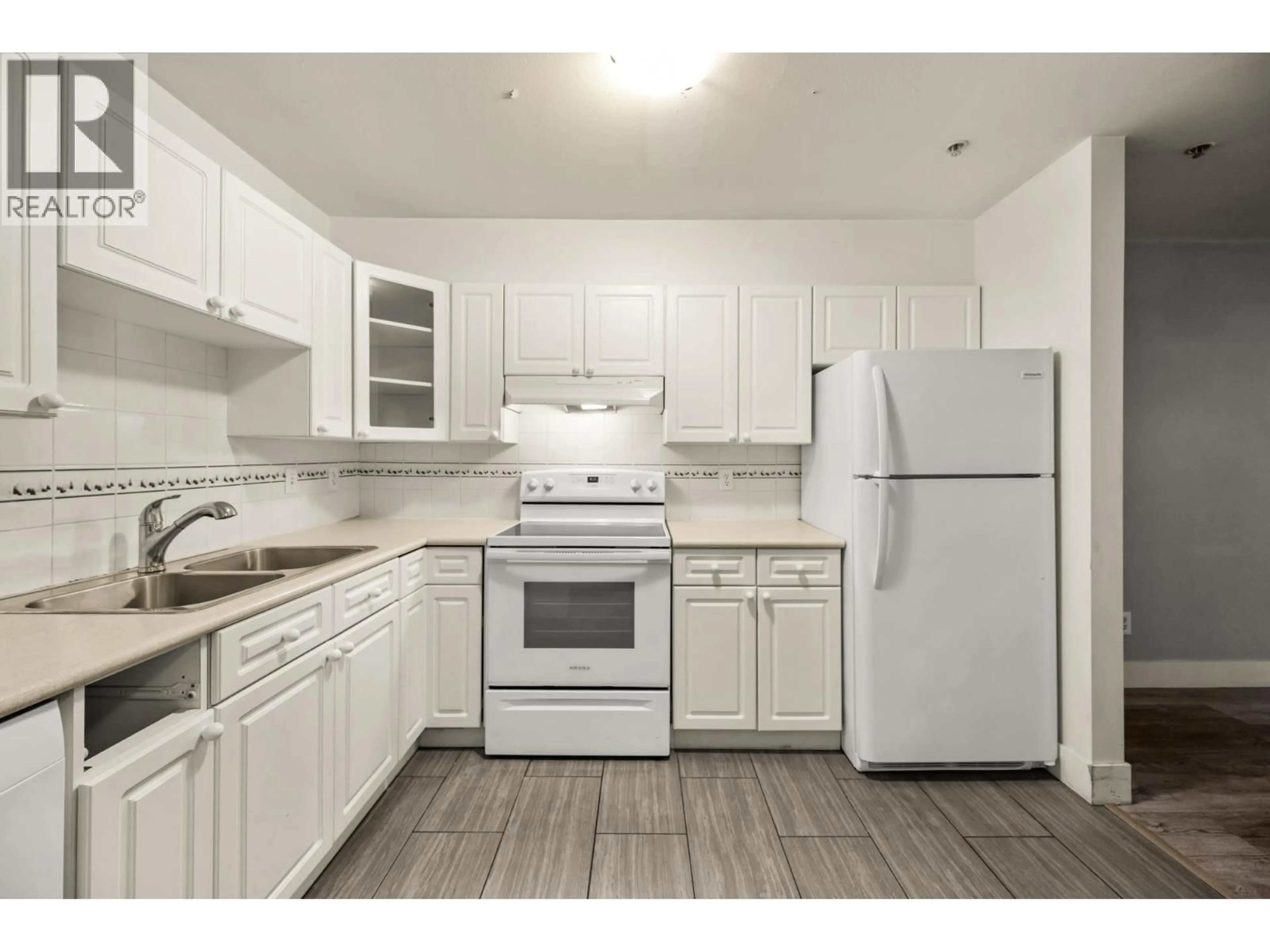 Standard kitchen, unknown for 109 - 4758 53 STREET, Delta British Columbia V4K2Z1