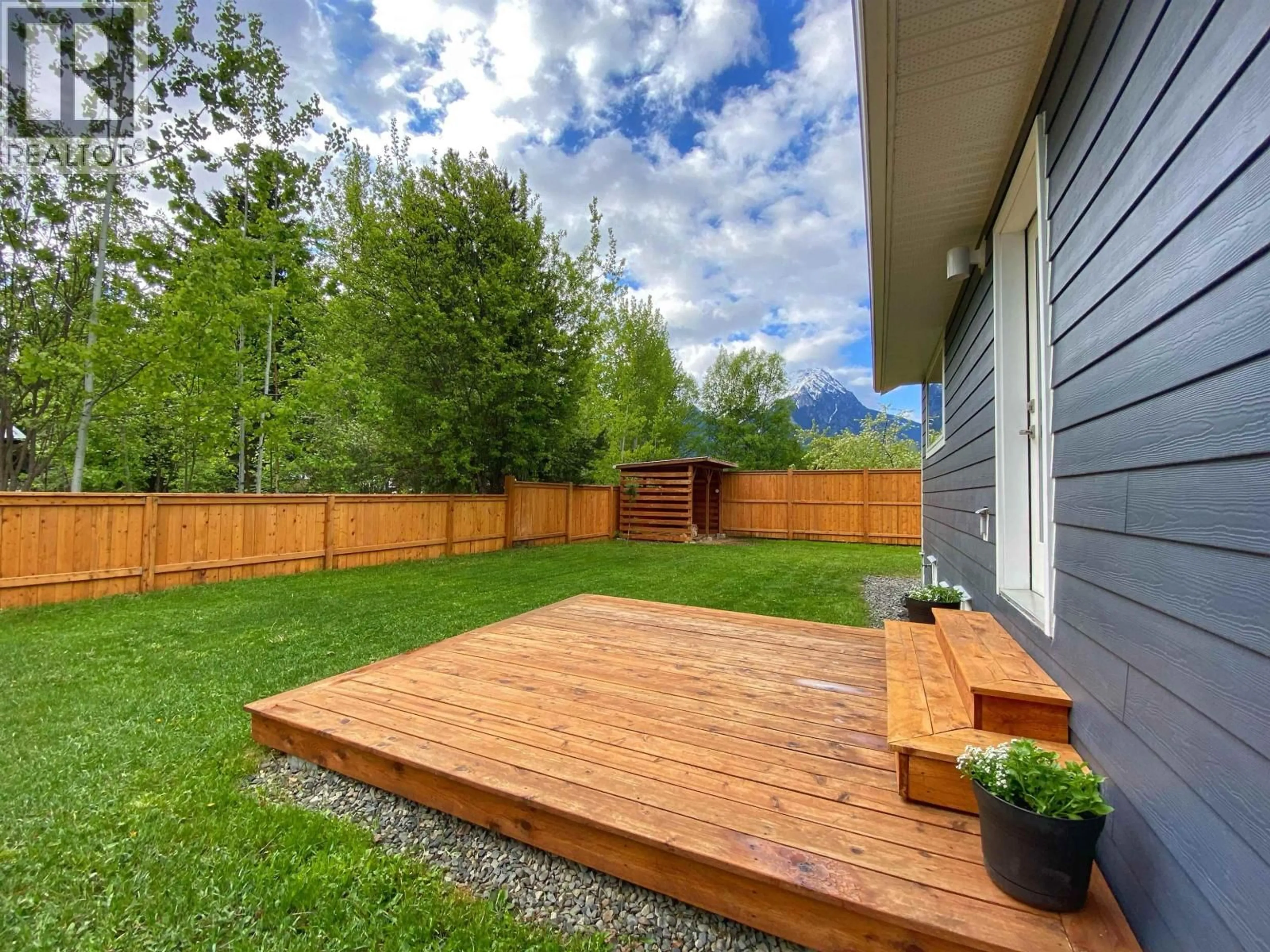 Patio, unknown for 2136 21 AVENUE, Hazelton British Columbia V0J2J1