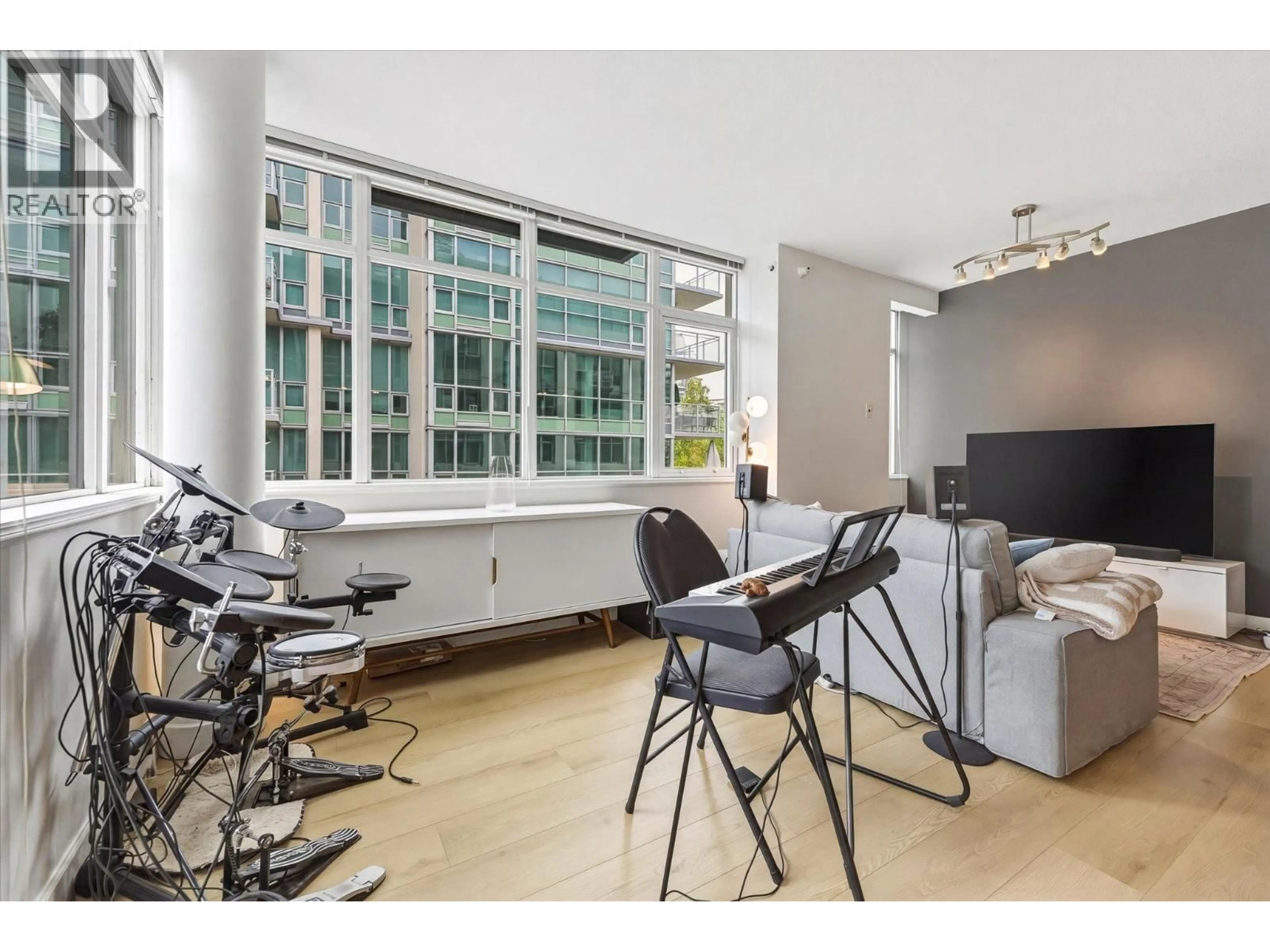 A pic of a room for 303 - 100 ESPLANADE, North Vancouver British Columbia V7L4V1