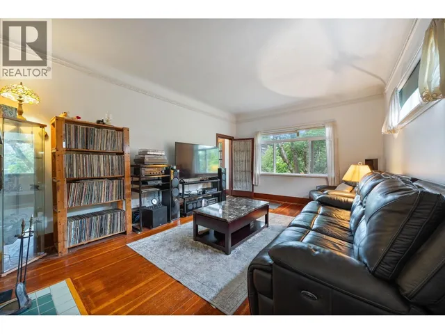 1105 HAMILTON STREET, New Westminster 4
