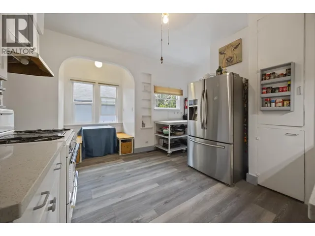 1105 HAMILTON STREET, New Westminster 5
