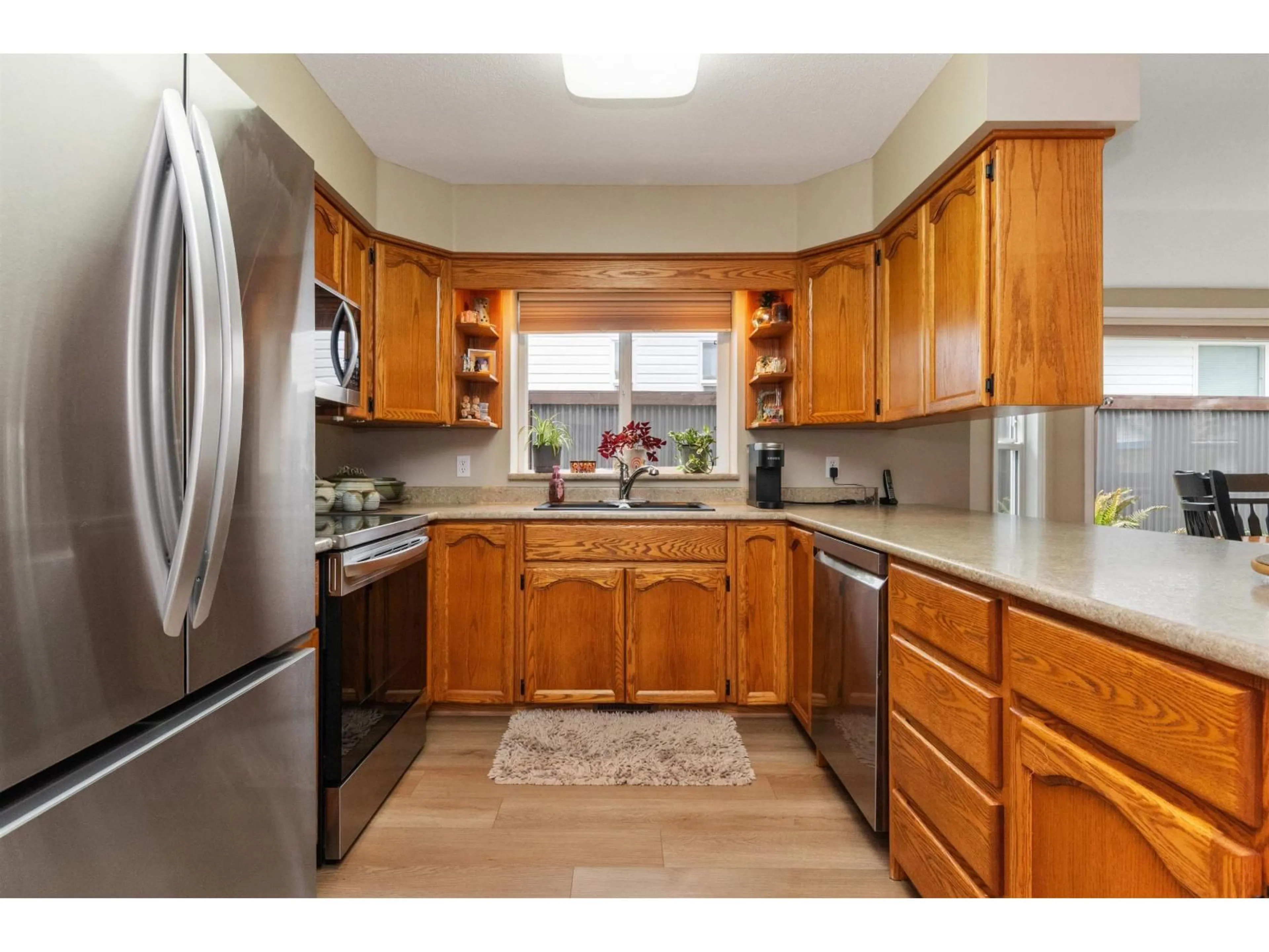 Standard kitchen, unknown for 19865 MARIE STREET, Hope British Columbia V0X1L2