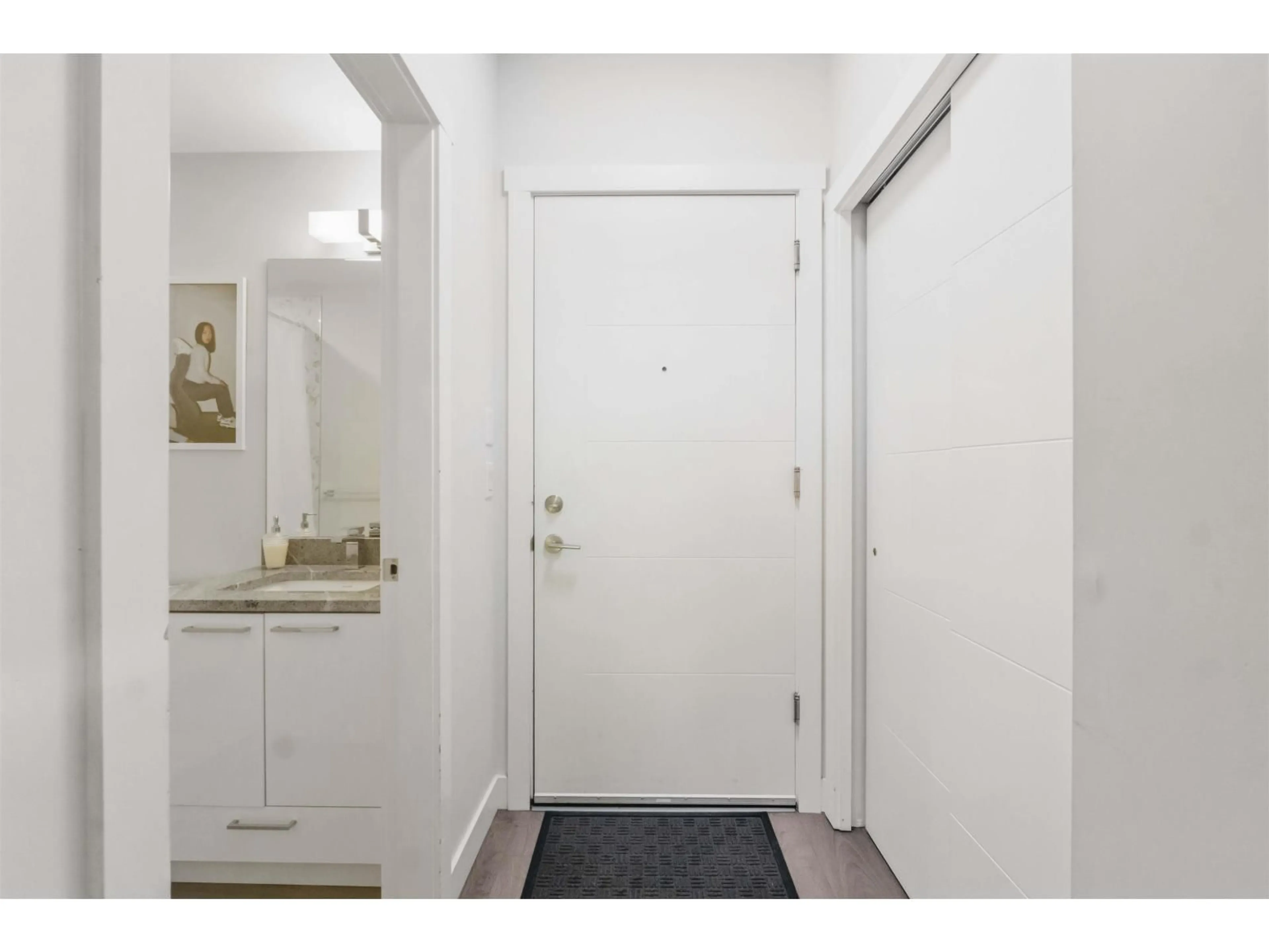 Indoor entryway for 118 - 20696 EASTLEIGH CRESCENT, Langley British Columbia V3A0M3