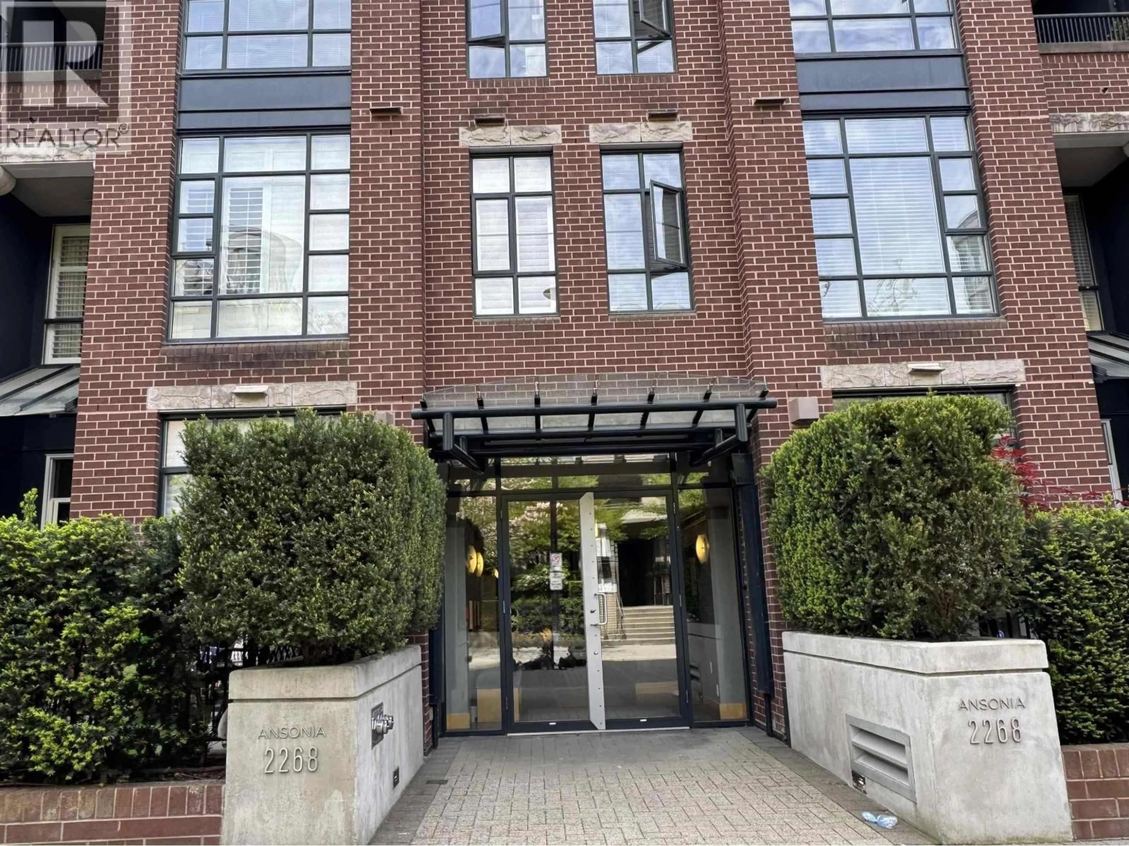 Indoor foyer for 510 - 2268 REDBUD LANE, Vancouver British Columbia V6K4S6