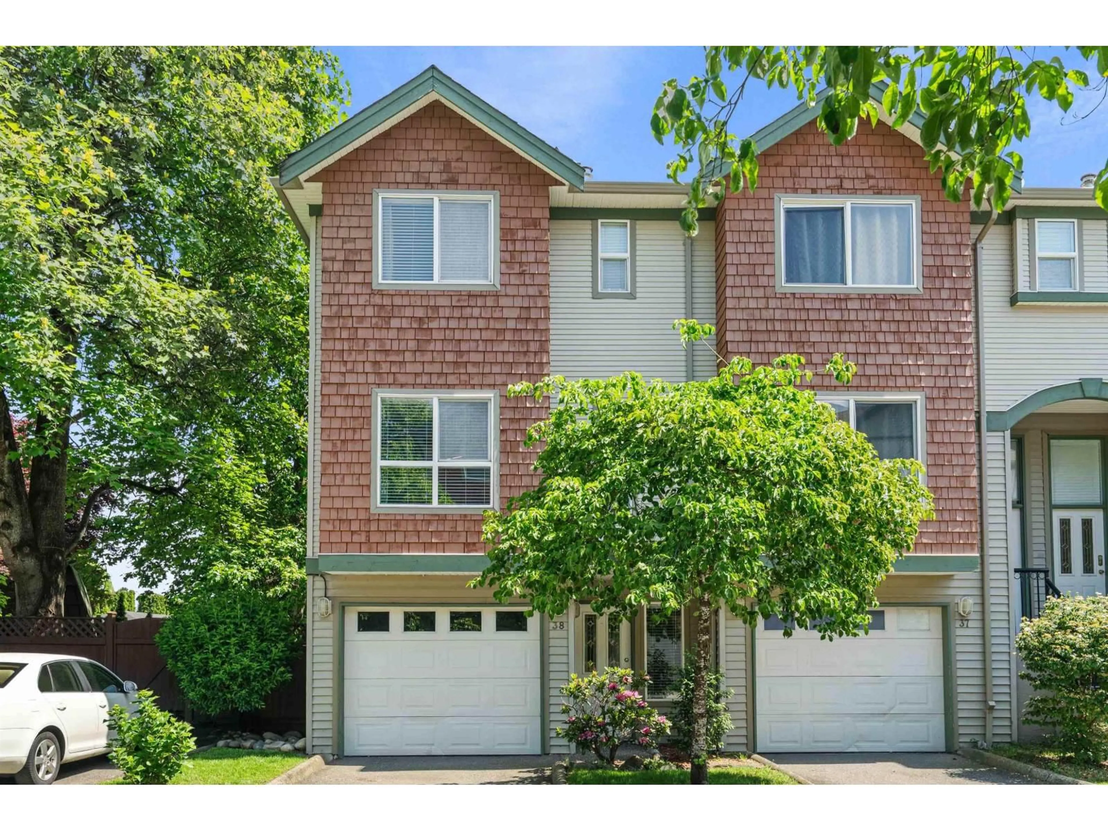 Home with brick exterior material, street for 38 - 9470 HAZEL STREET, Chilliwack British Columbia V2P5N1