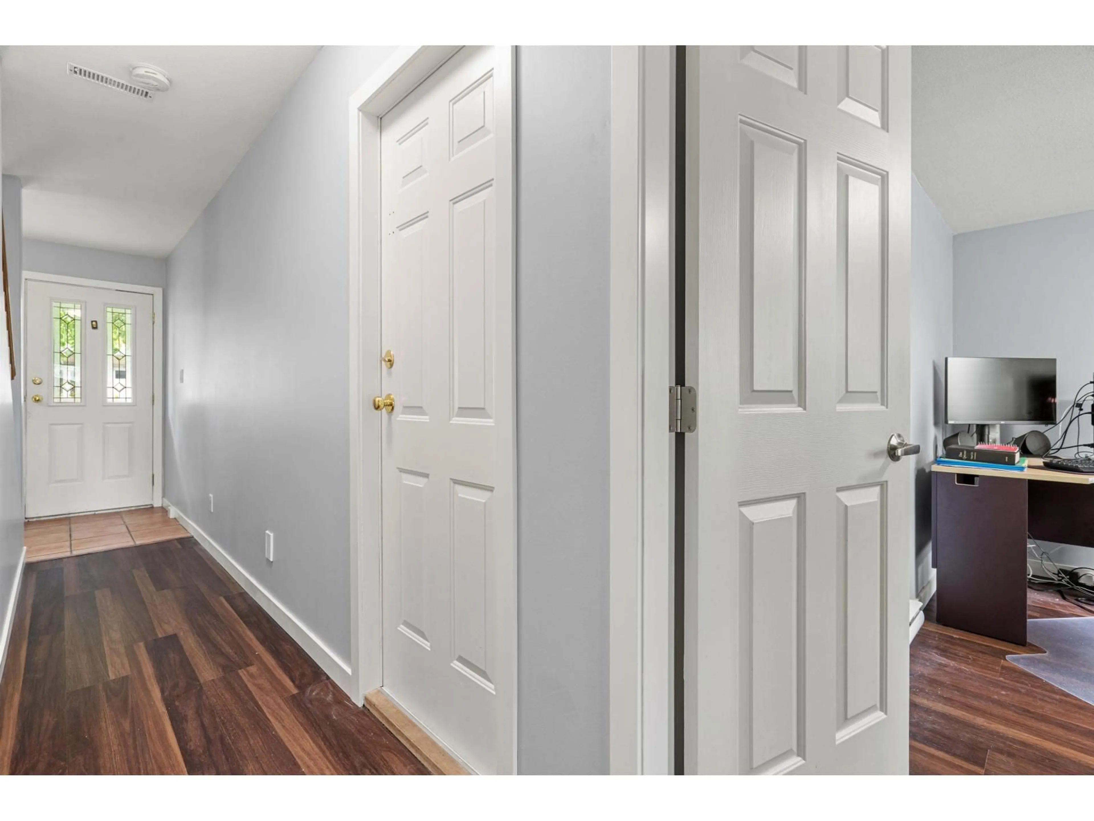 Indoor entryway for 38 - 9470 HAZEL STREET, Chilliwack British Columbia V2P5N1