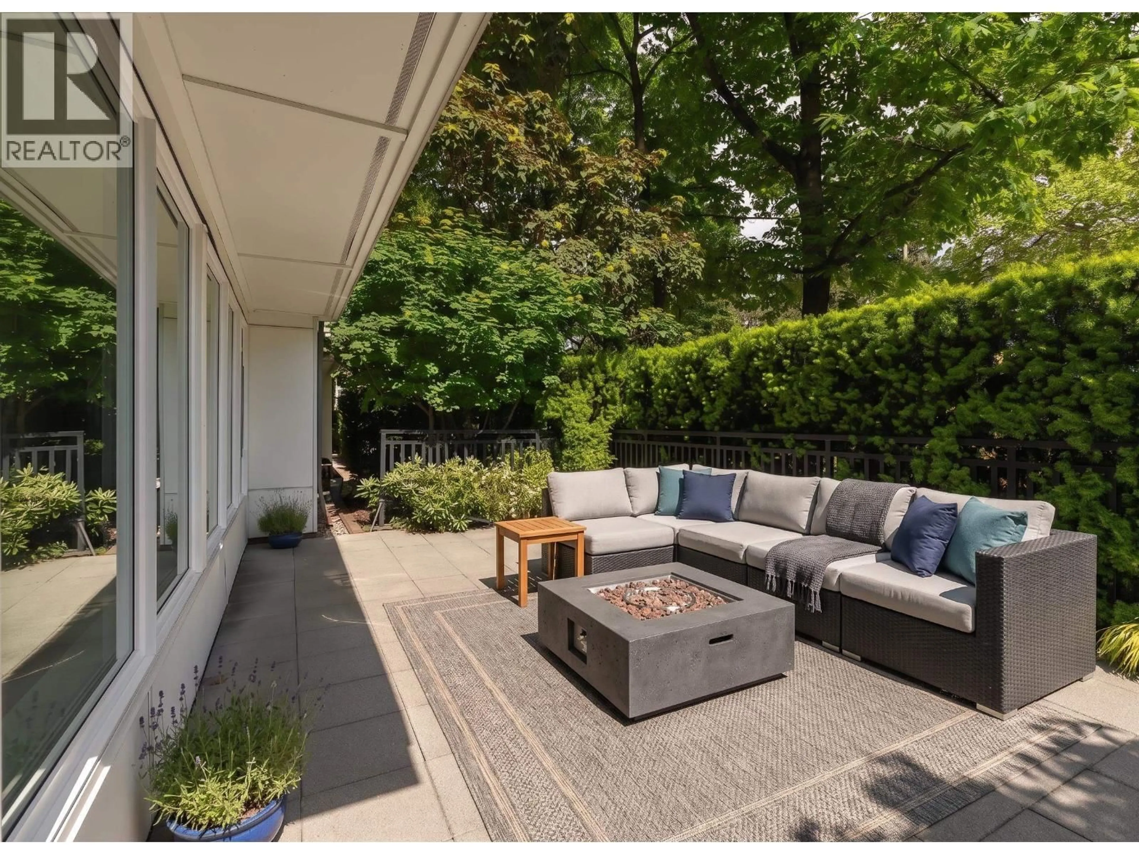 Patio, unknown for 120 - 255 1ST STREET, North Vancouver British Columbia V7M3G8