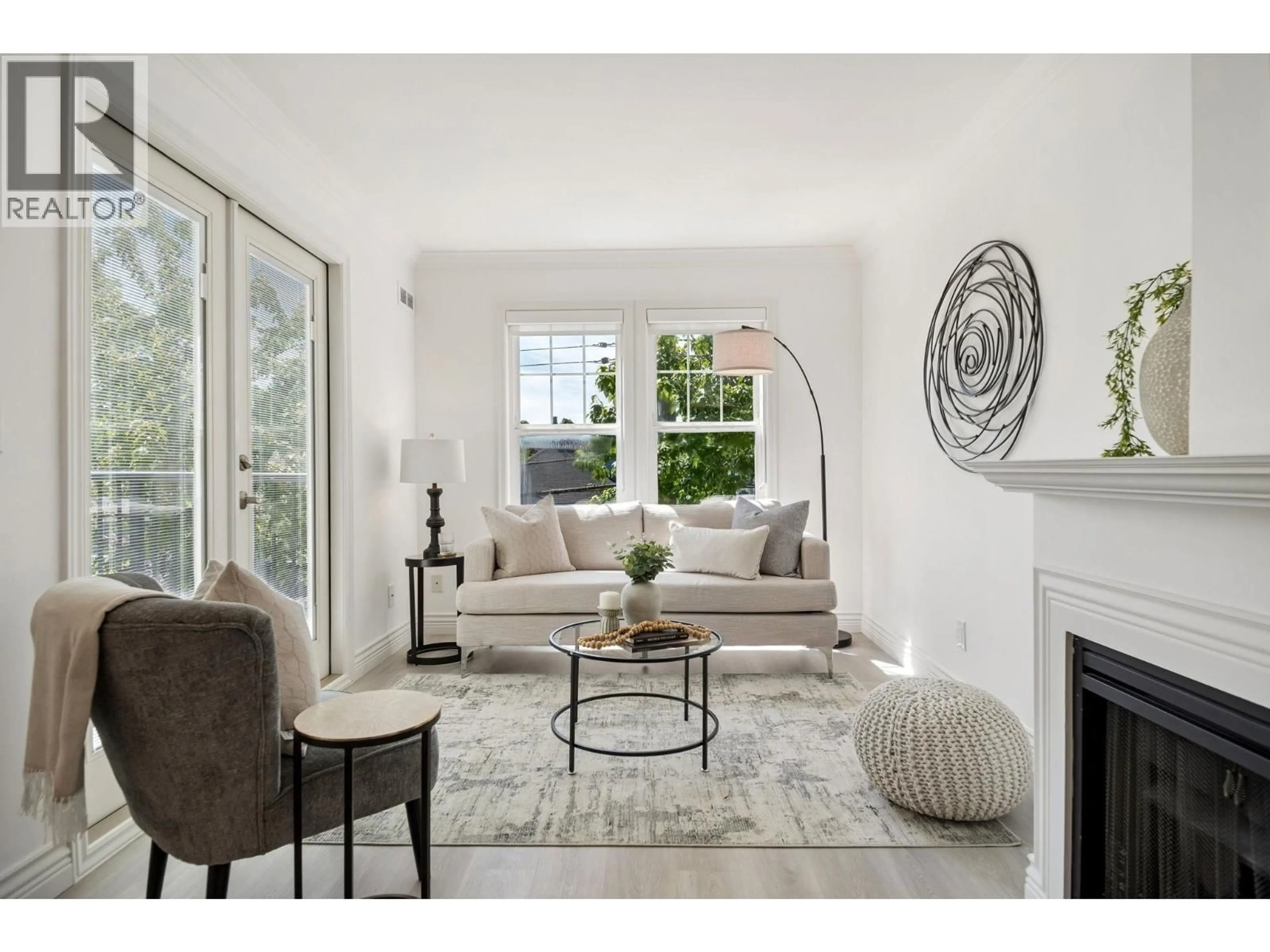 Living room with furniture, ceramic/tile floor for 305 - 962 16TH AVENUE, Vancouver British Columbia V5Z1T2