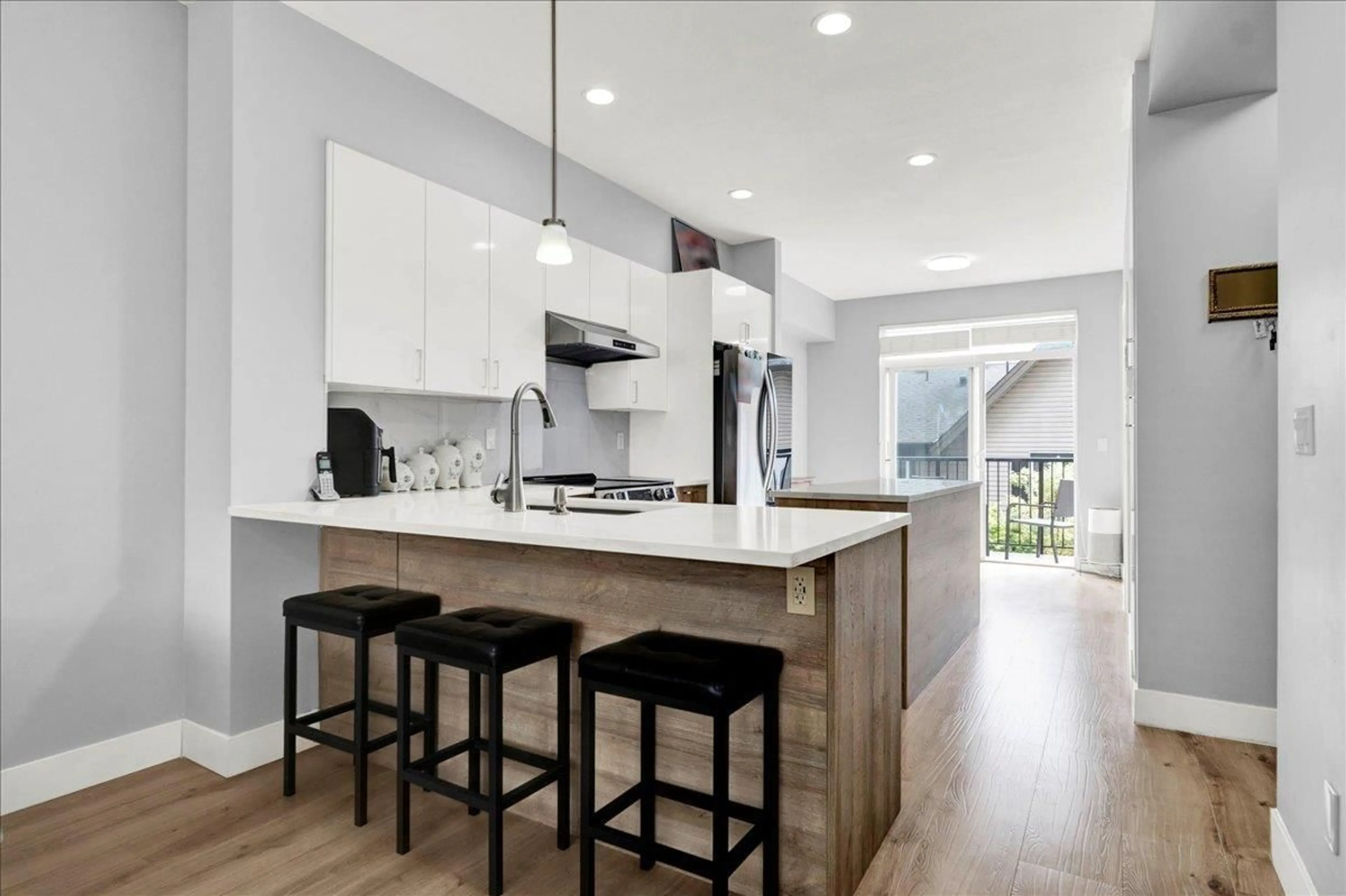 Open concept kitchen, unknown for 86 - 14555 68 AVENUE, Surrey British Columbia V3S2A8