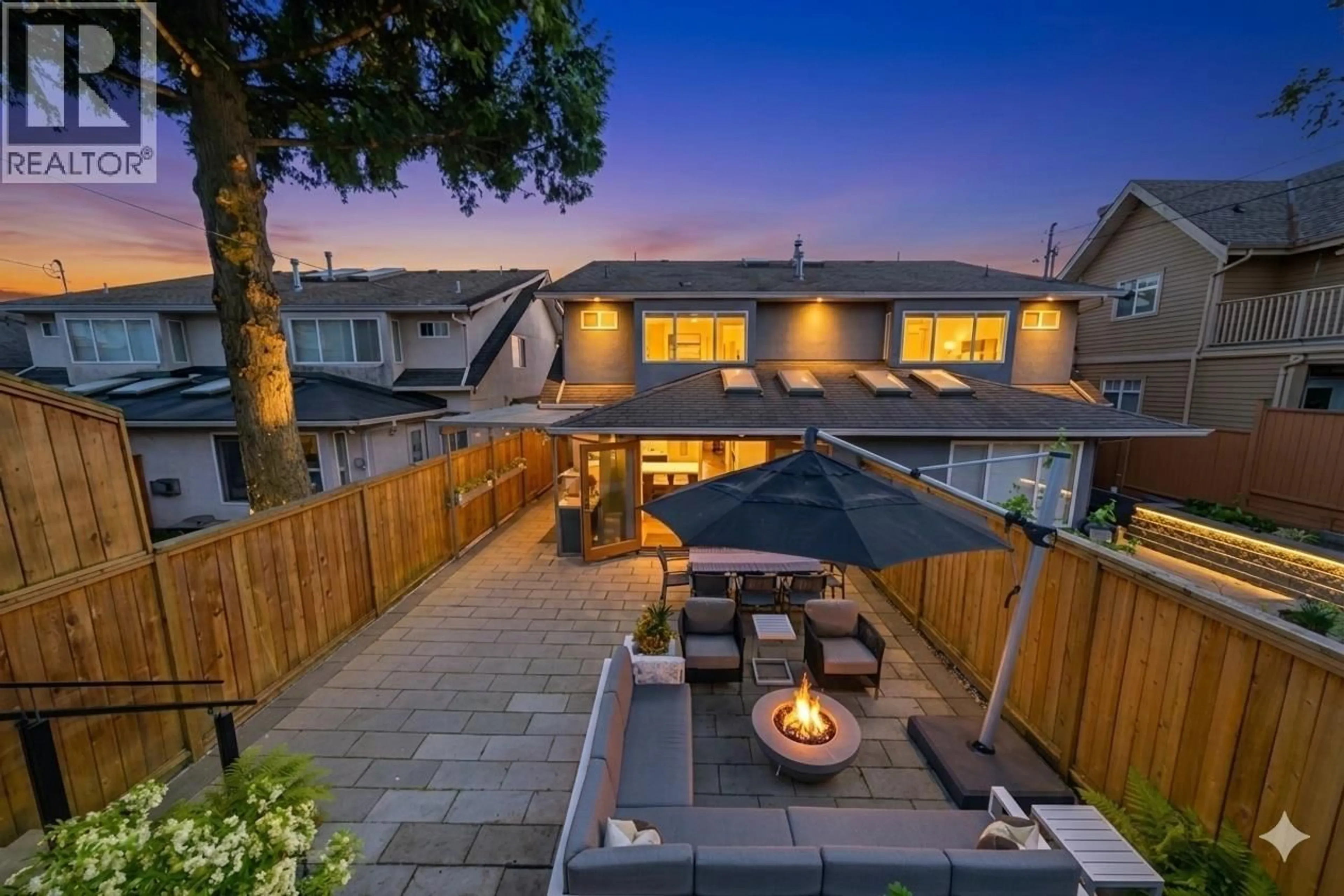 Patio, street for 308 6TH STREET, North Vancouver British Columbia V7L1P6