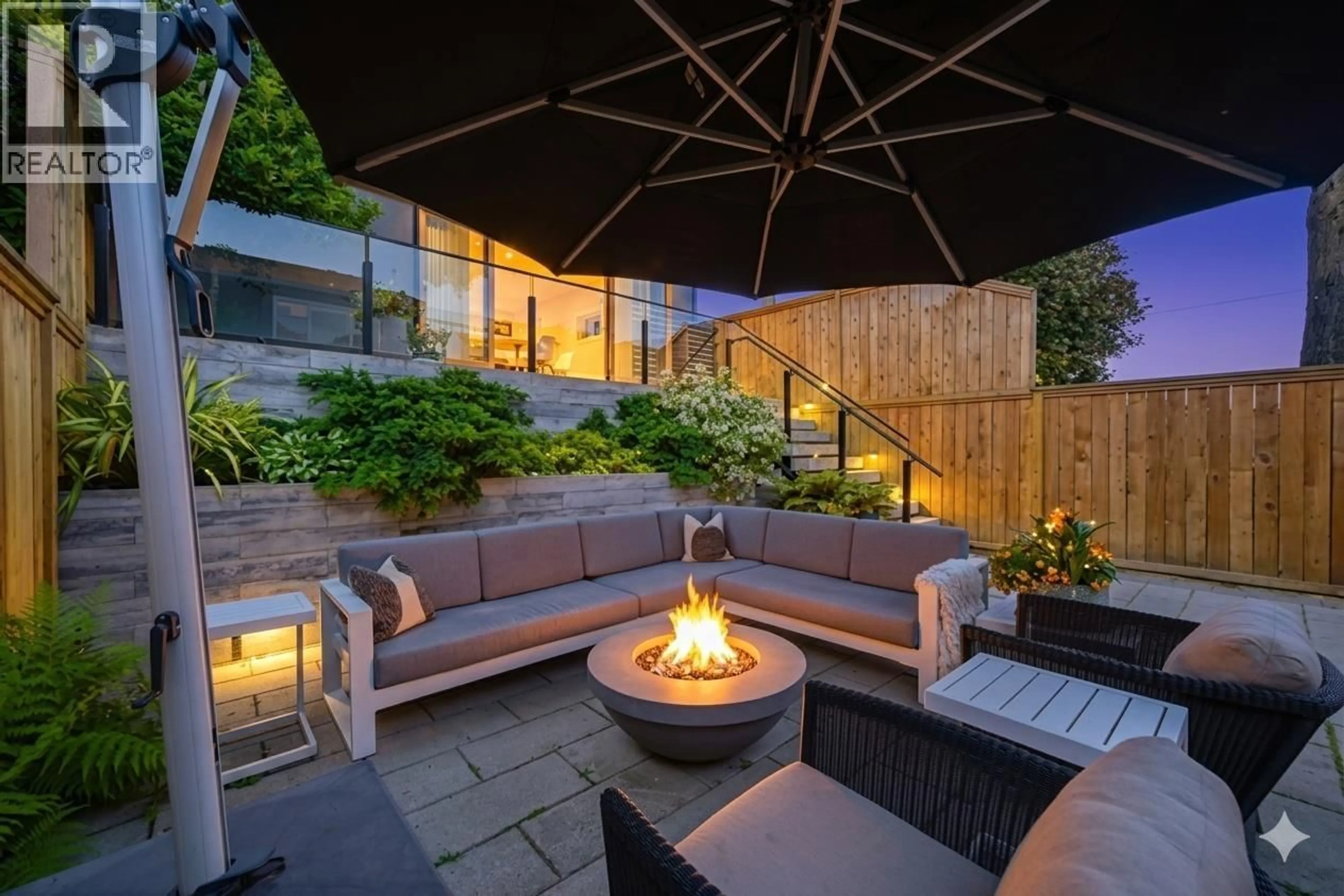 Patio, street for 308 6TH STREET, North Vancouver British Columbia V7L1P6